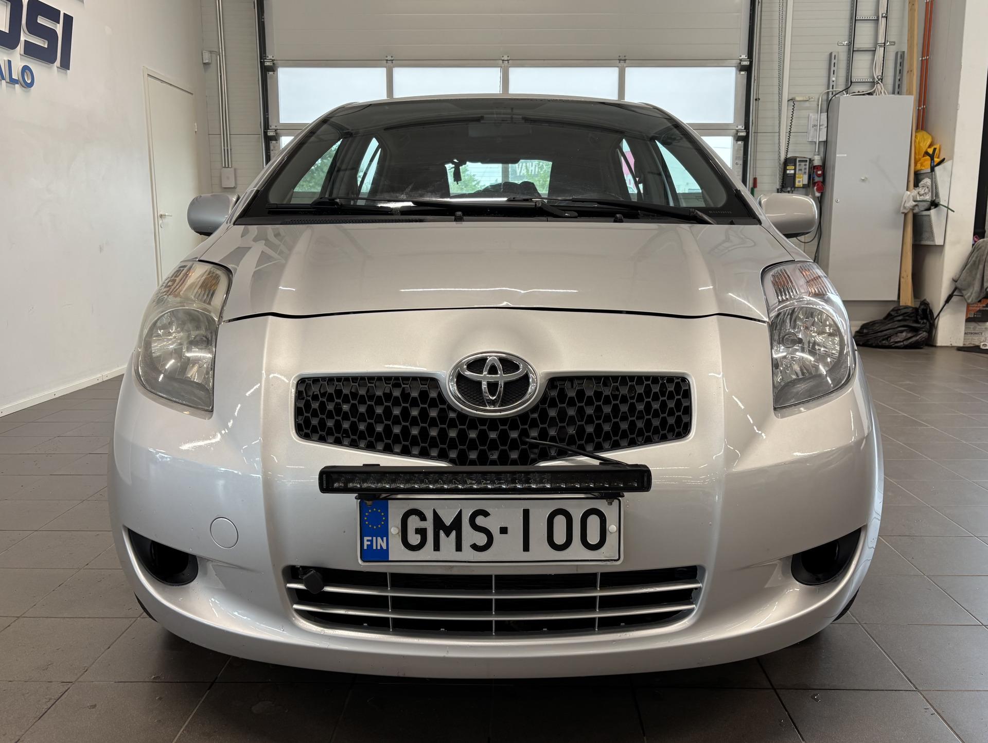 TOYOTA Yaris 2007