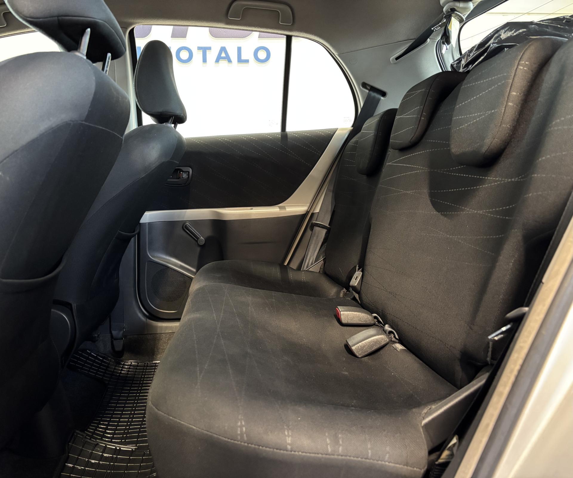 TOYOTA Yaris 2007