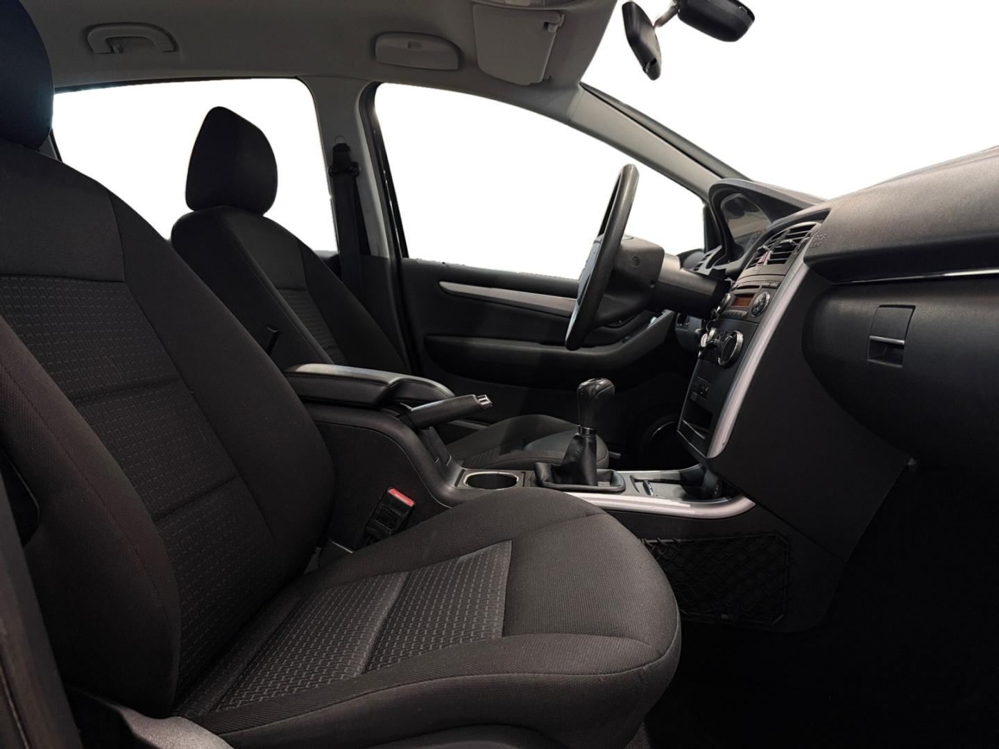 MERCEDES-BENZ B 2011