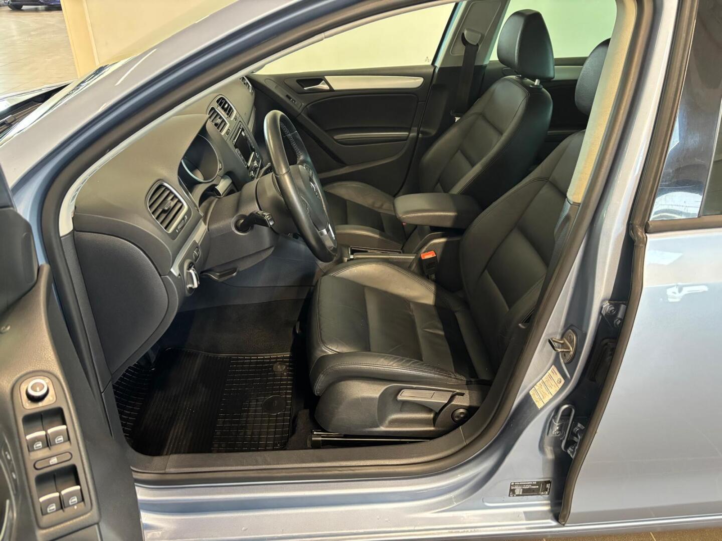 VOLKSWAGEN Golf 2010