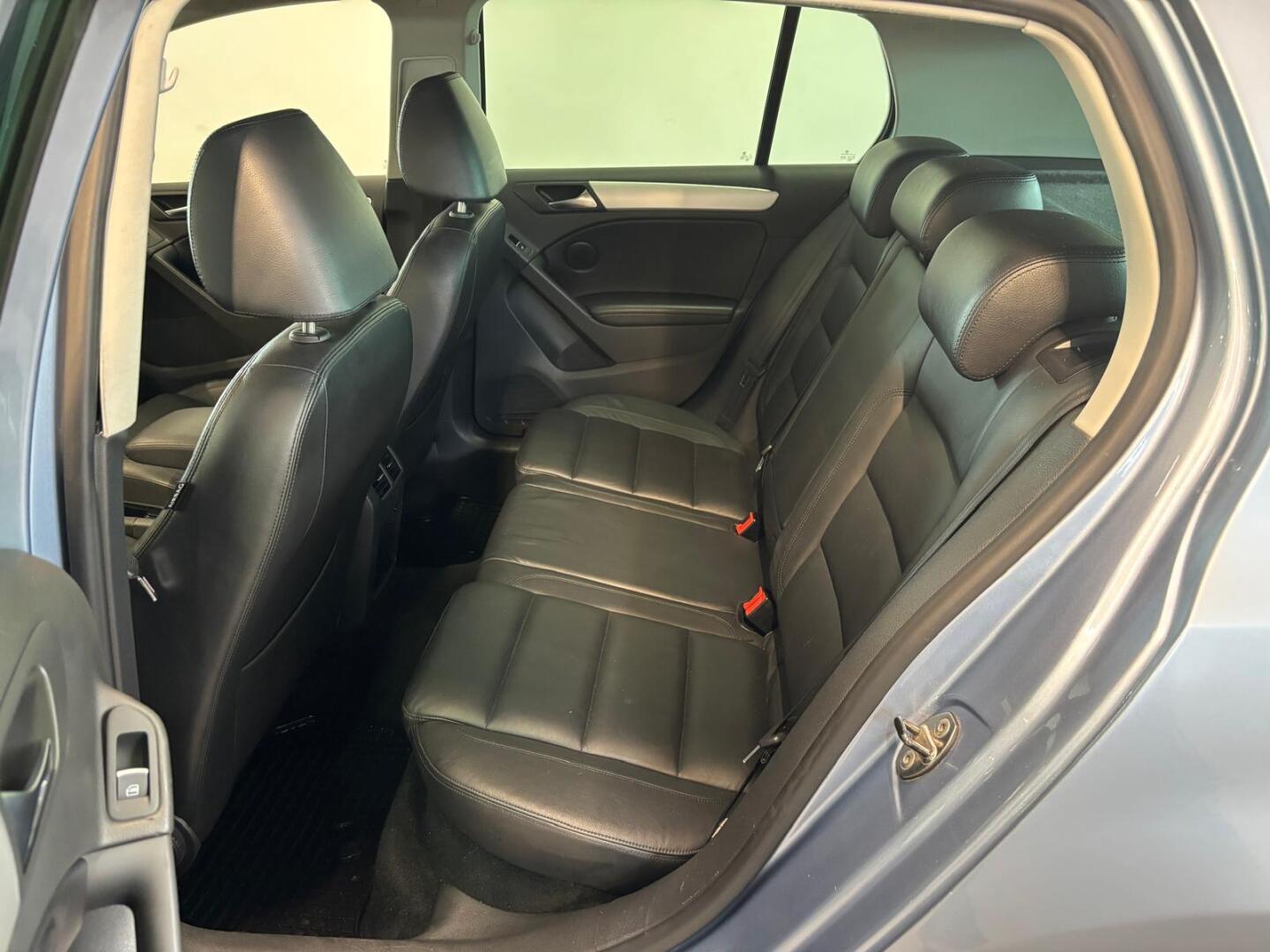 VOLKSWAGEN Golf 2010