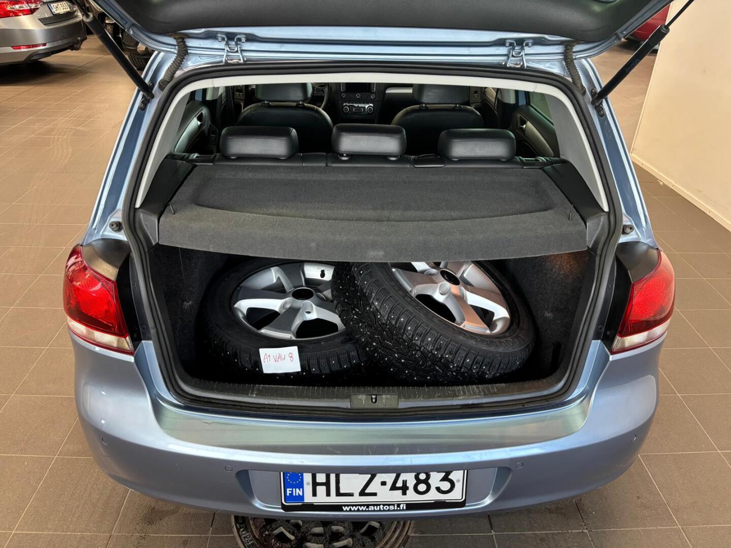 VOLKSWAGEN Golf 2010