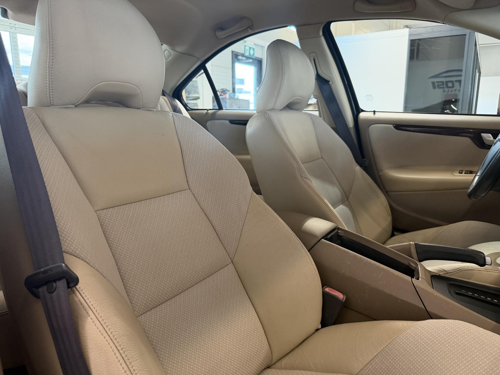 VOLVO S60 2004