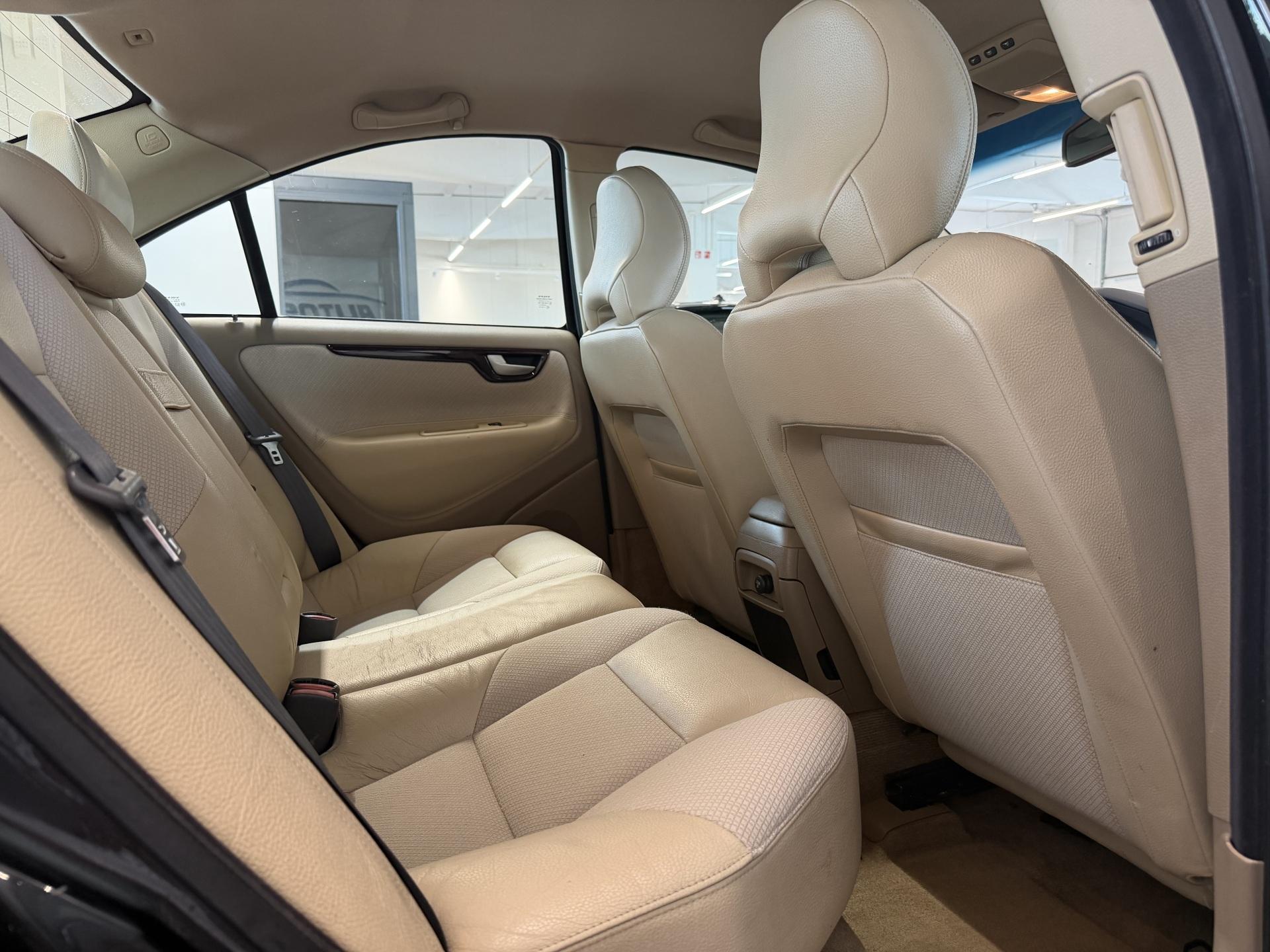 VOLVO S60 2004
