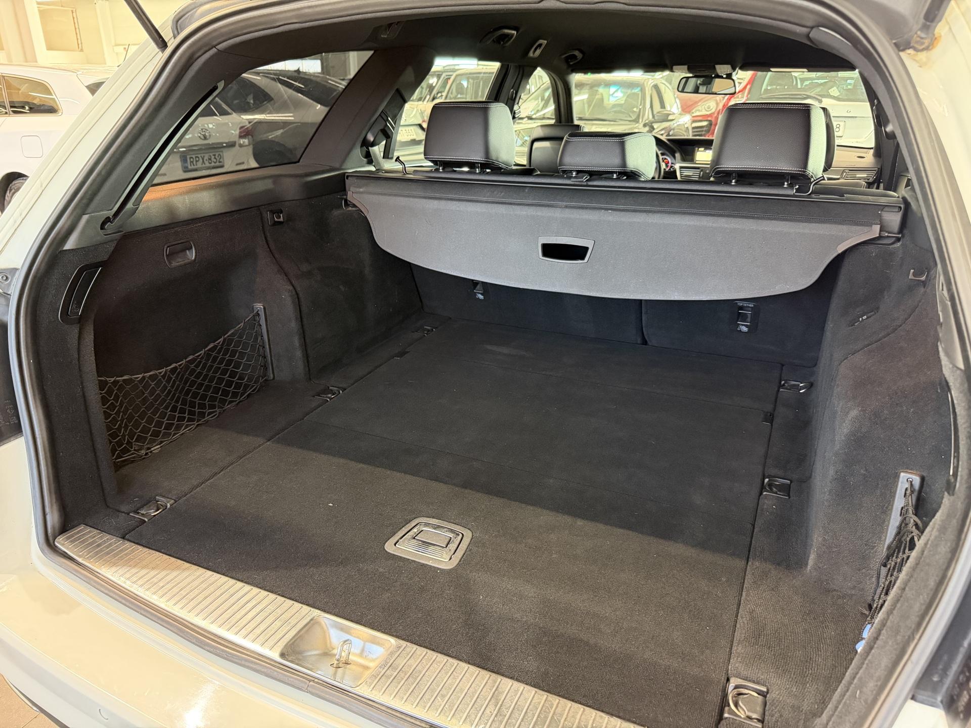 MERCEDES-BENZ E 2011