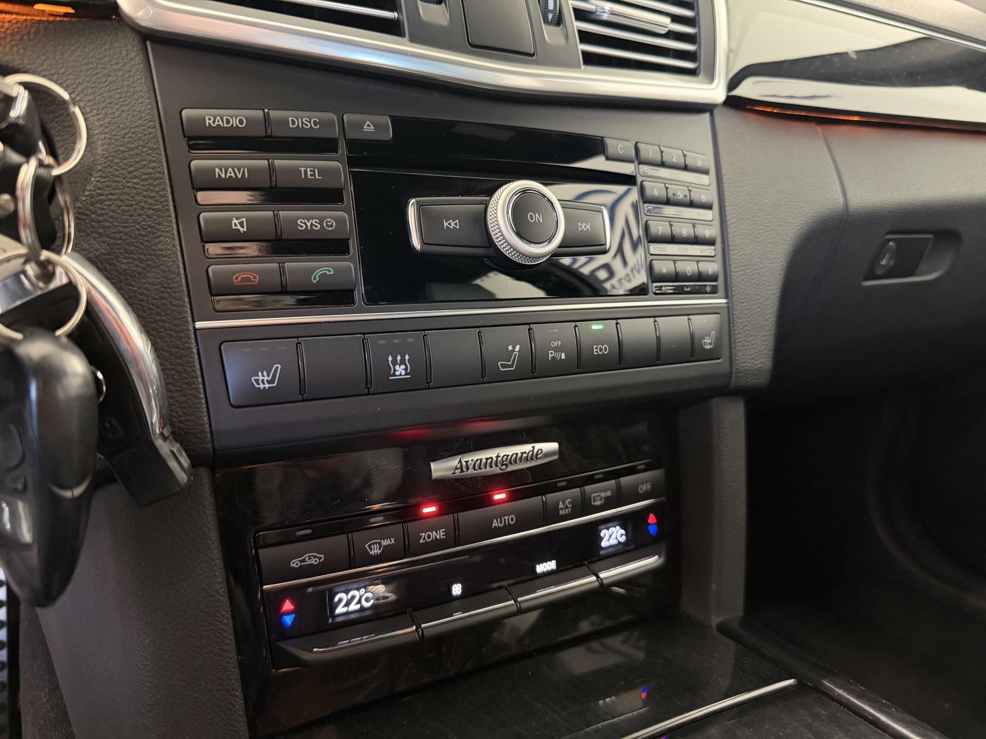 MERCEDES-BENZ E 2011