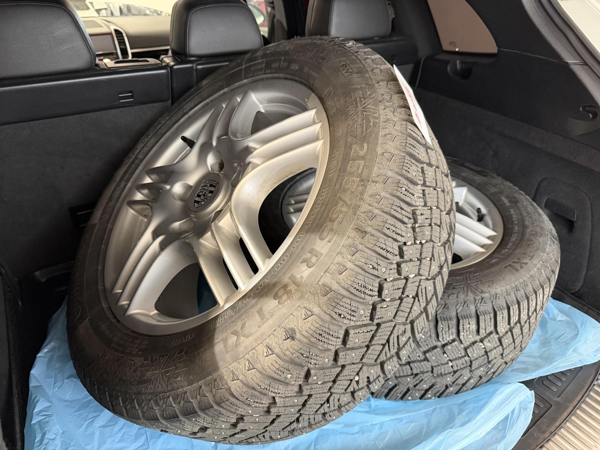 PORSCHE Cayenne 2012