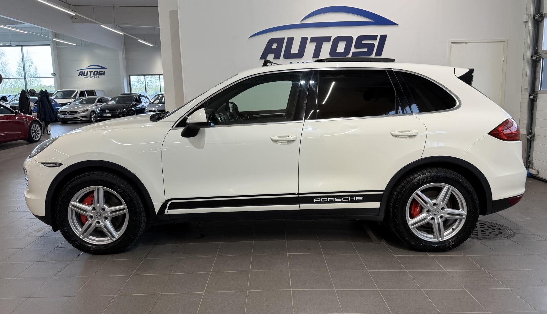 PORSCHE Cayenne 2012