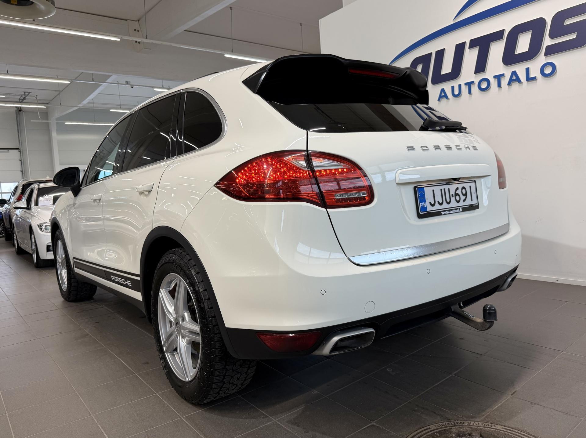 PORSCHE Cayenne 2012