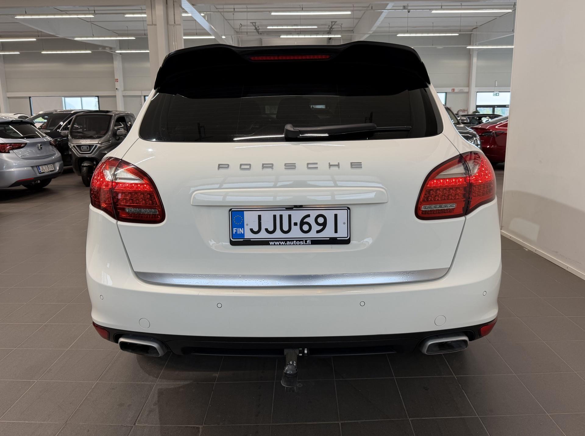 PORSCHE Cayenne 2012