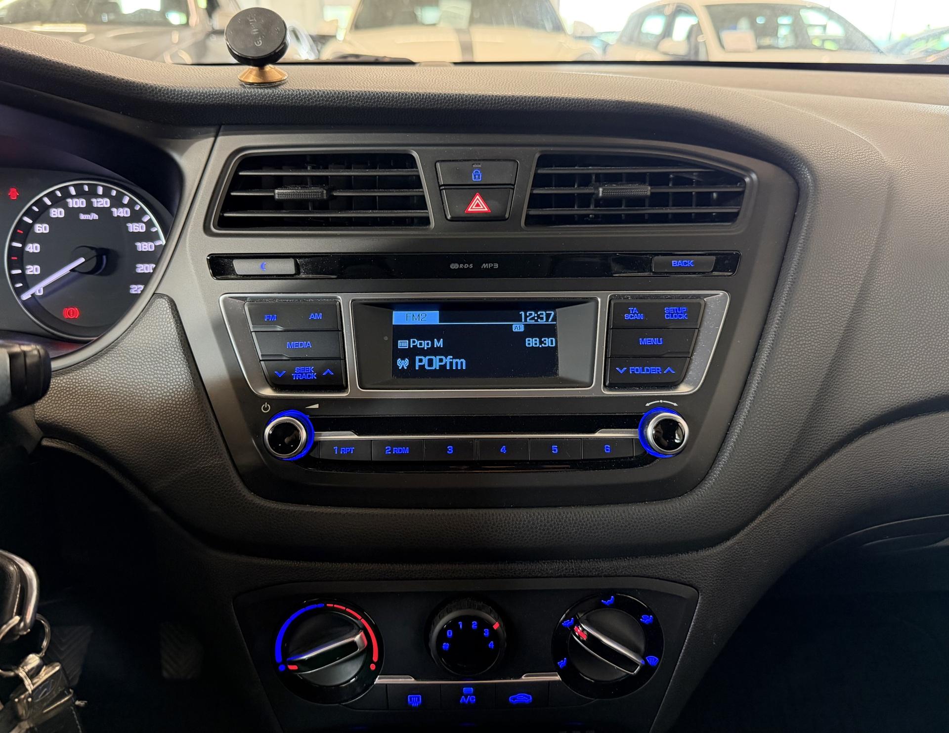 HYUNDAI i20 2017