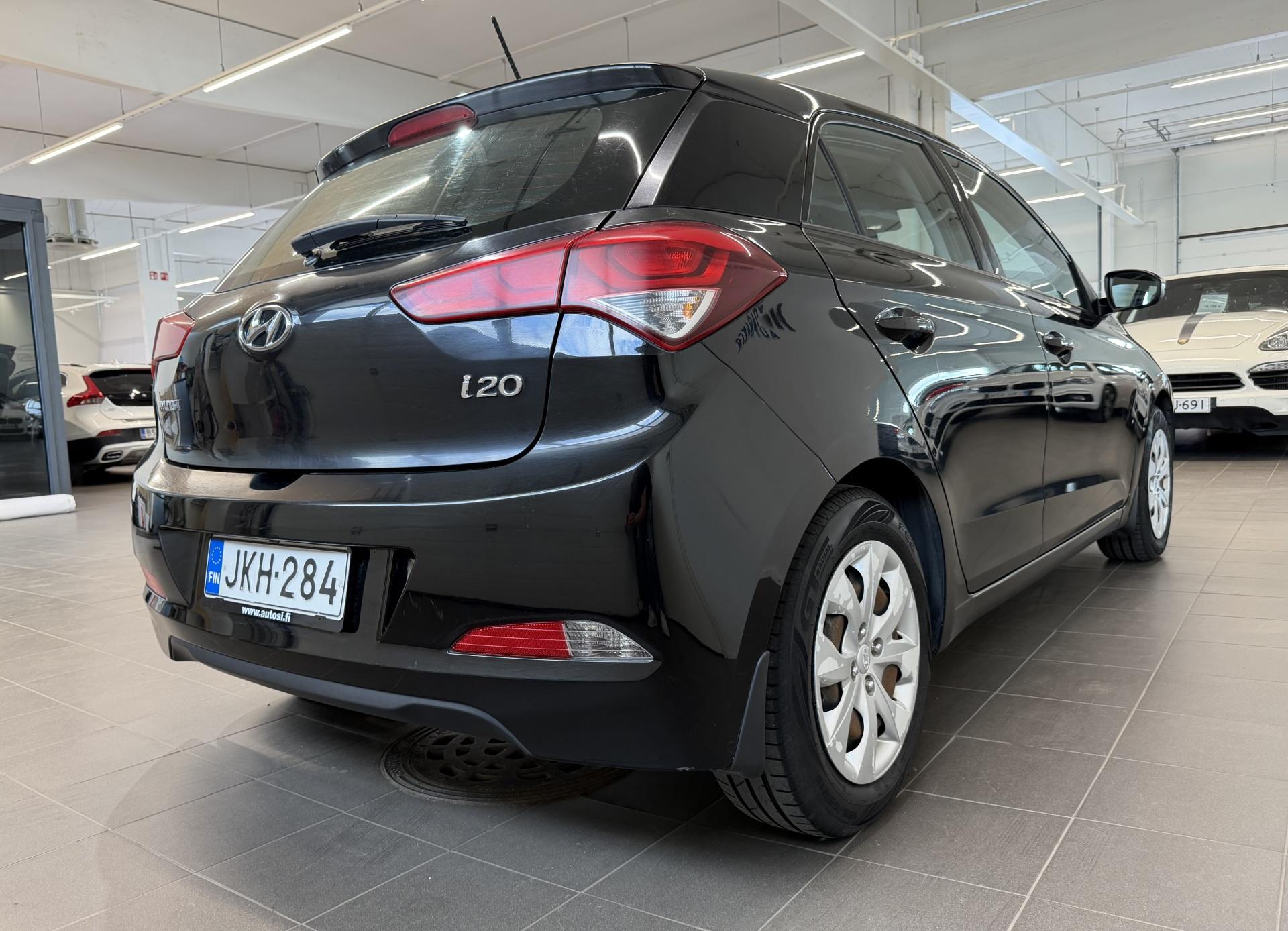 HYUNDAI i20 2017