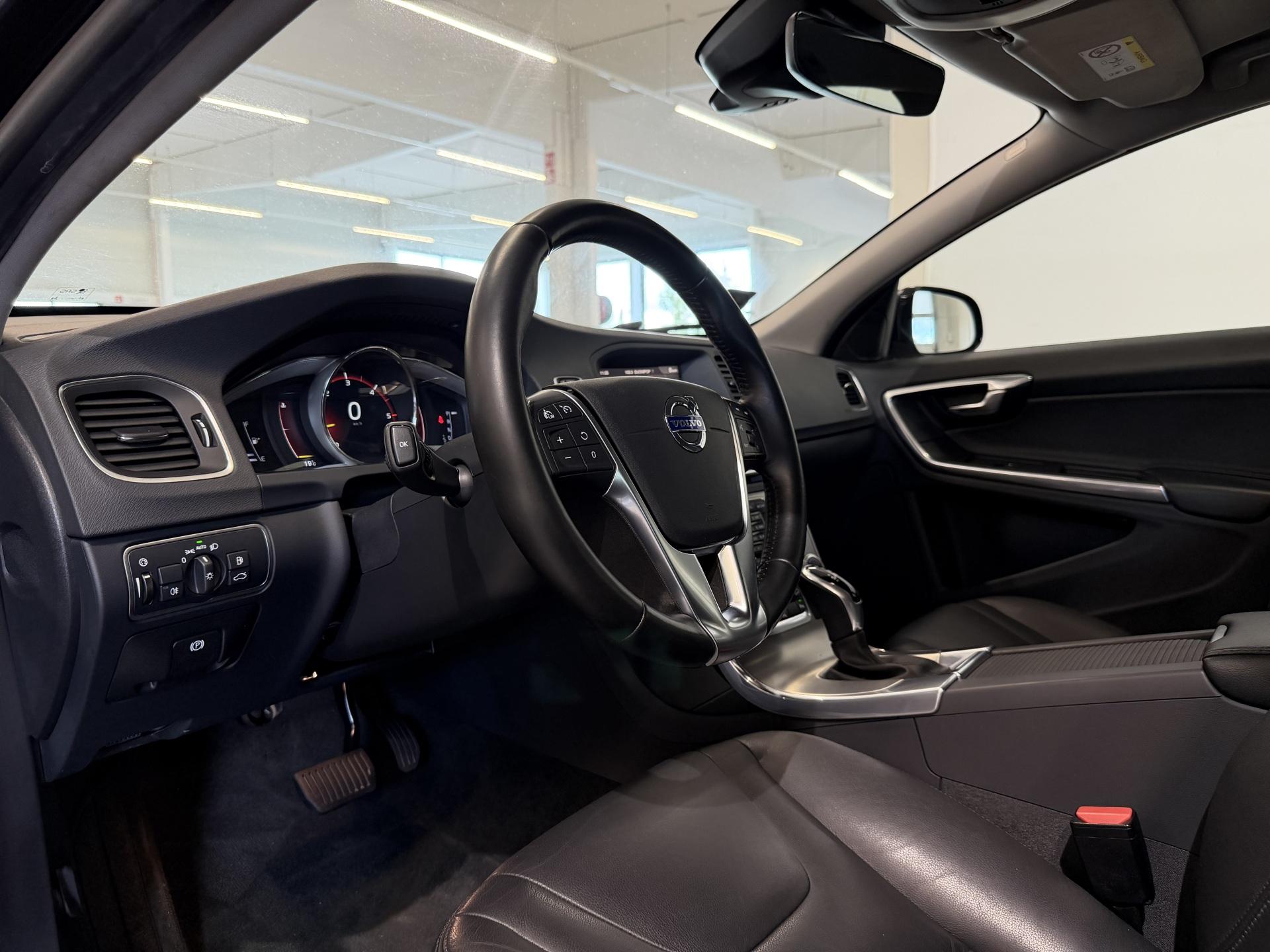 VOLVO V60 Cross Country 2018