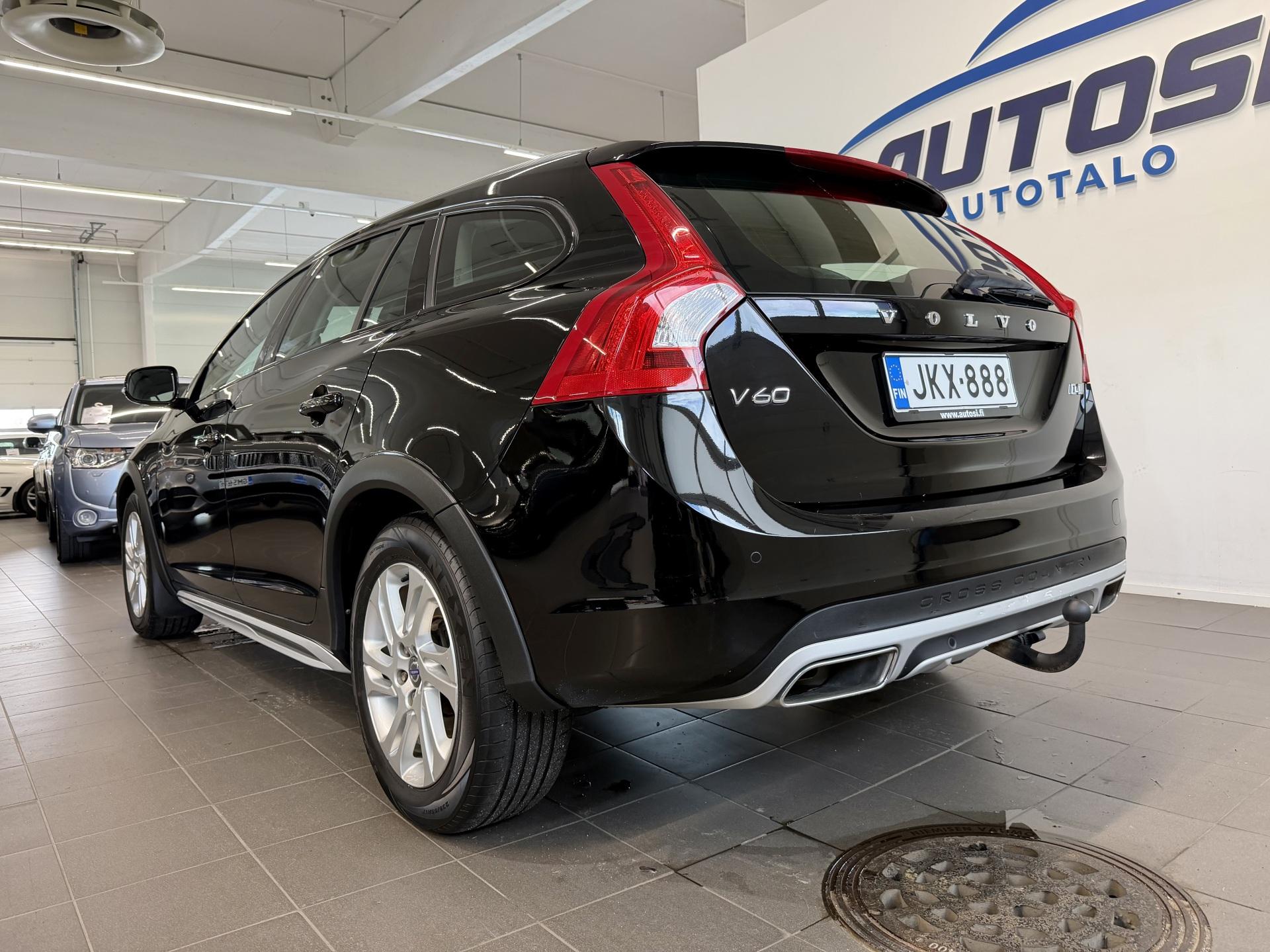VOLVO V60 Cross Country 2018