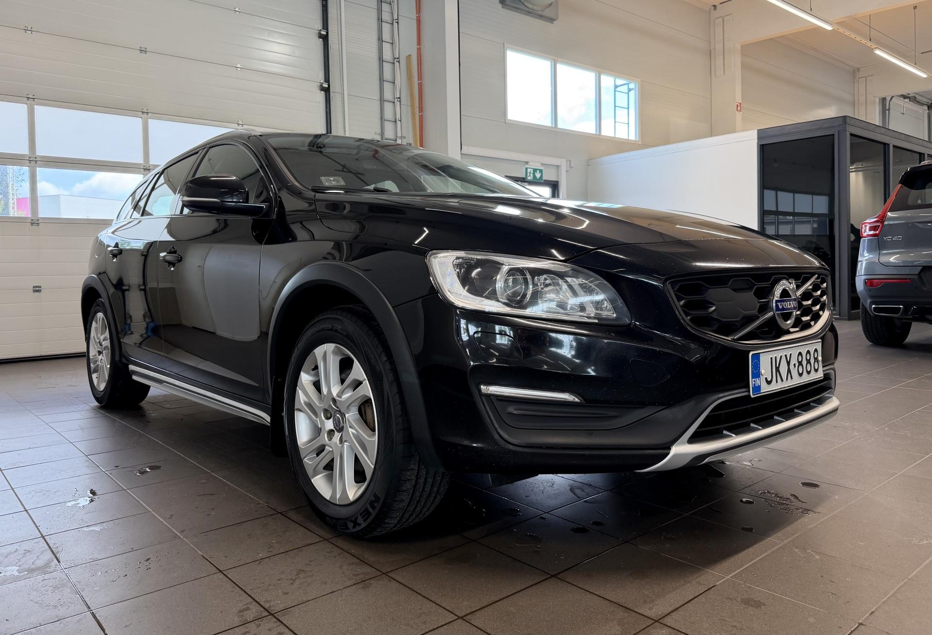 VOLVO V60 Cross Country 2018