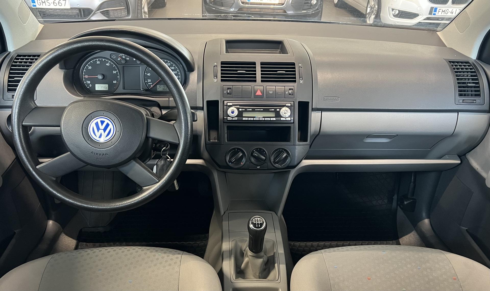 VOLKSWAGEN Polo 2003