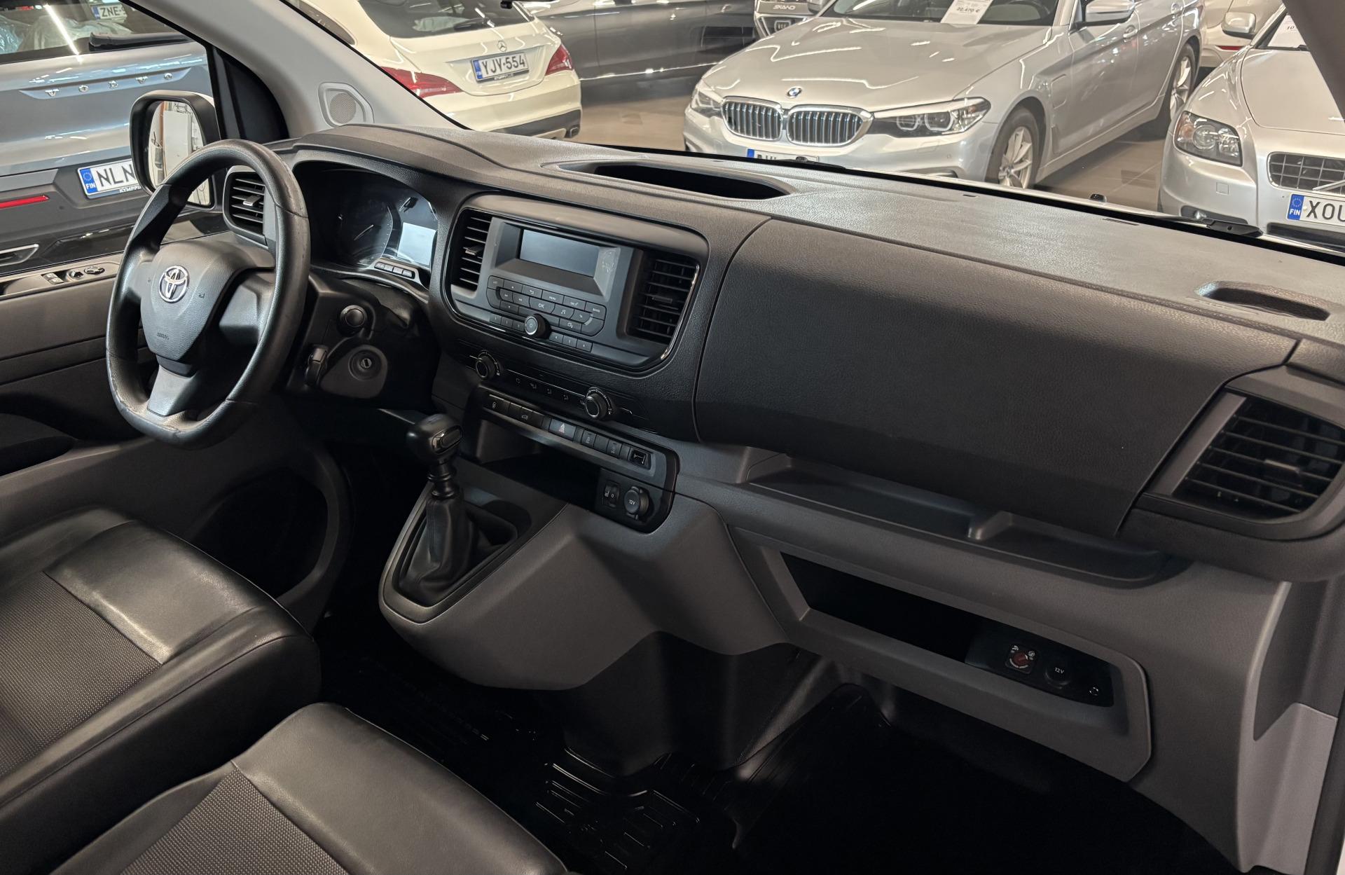 TOYOTA Proace 2017