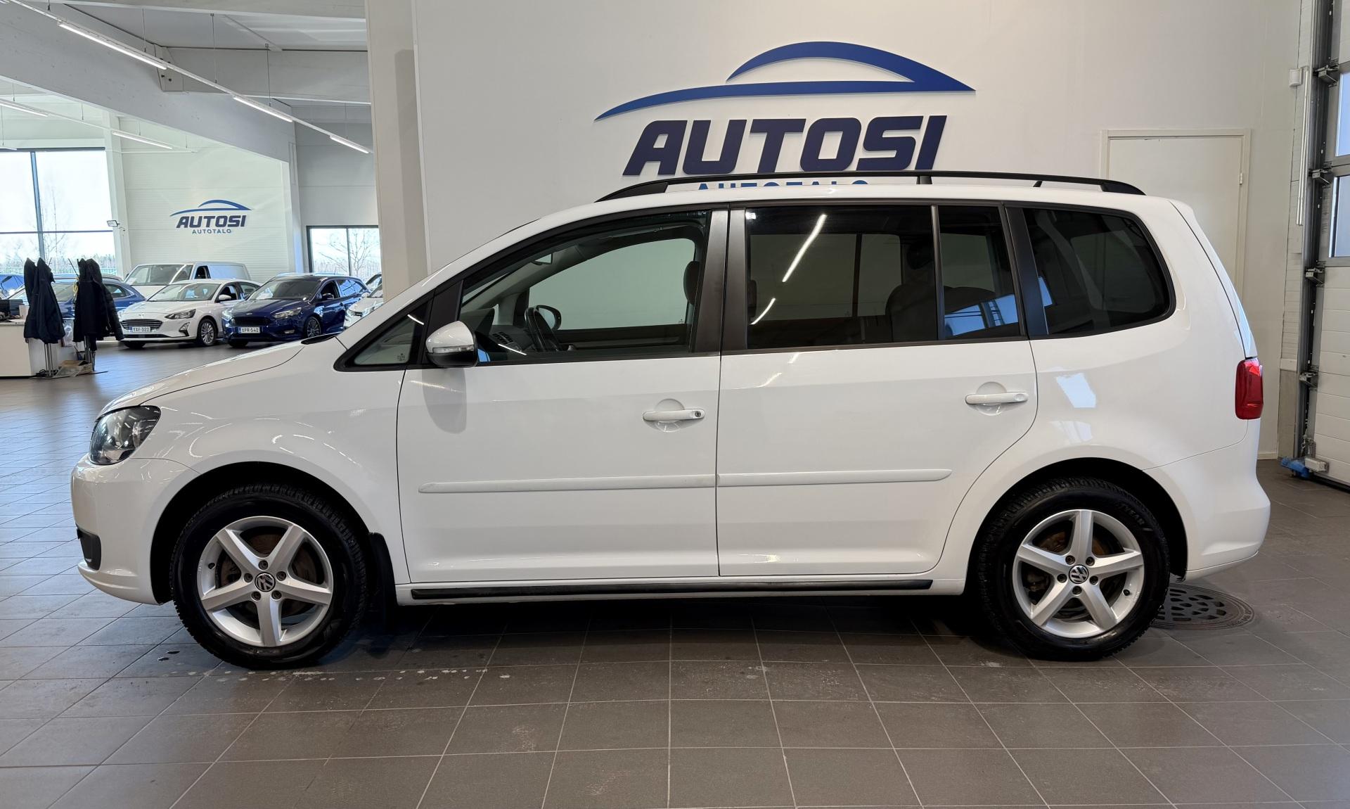 VOLKSWAGEN Touran 2014