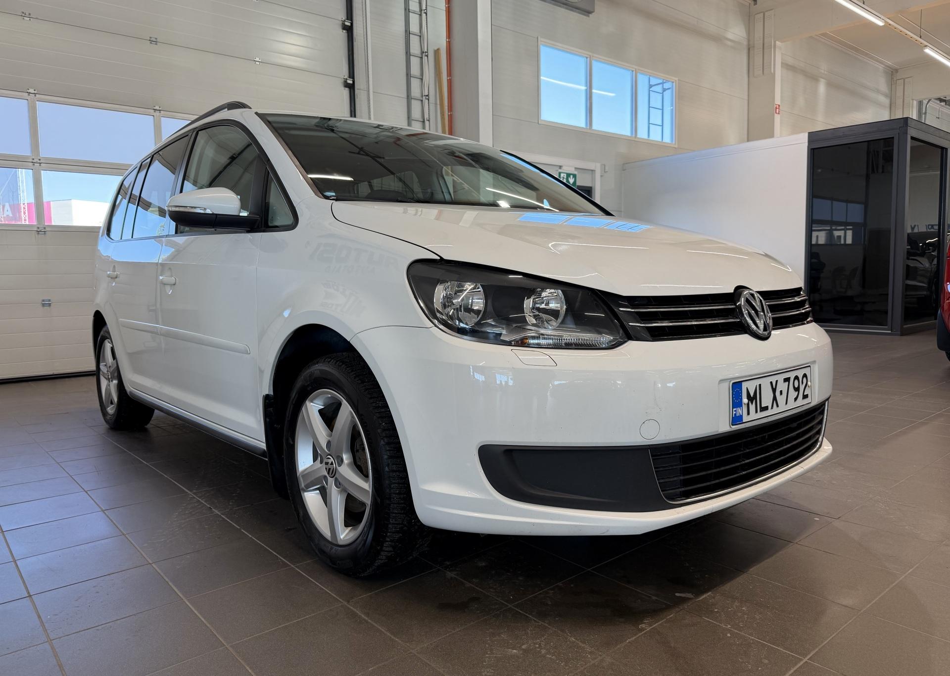 VOLKSWAGEN Touran 2014