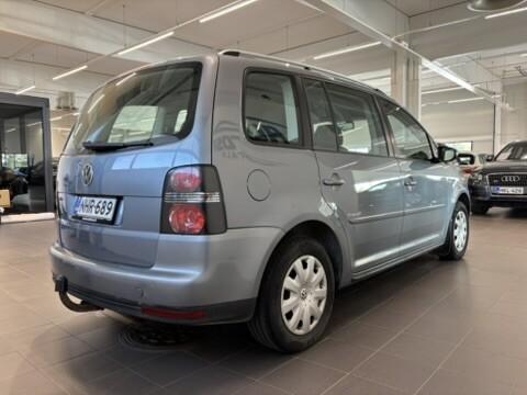 VOLKSWAGEN Touran 2010