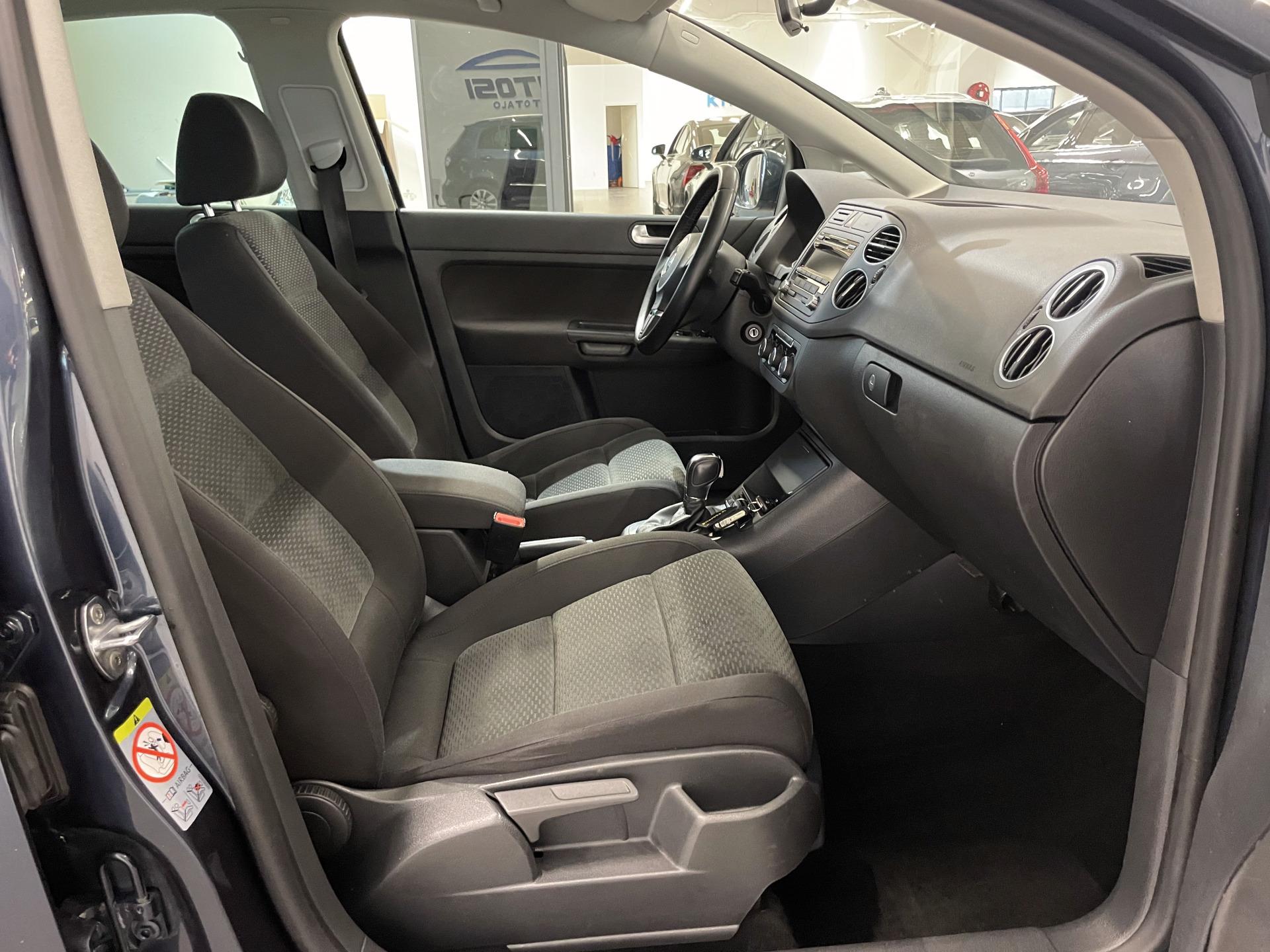 VOLKSWAGEN Golf Plus 2012