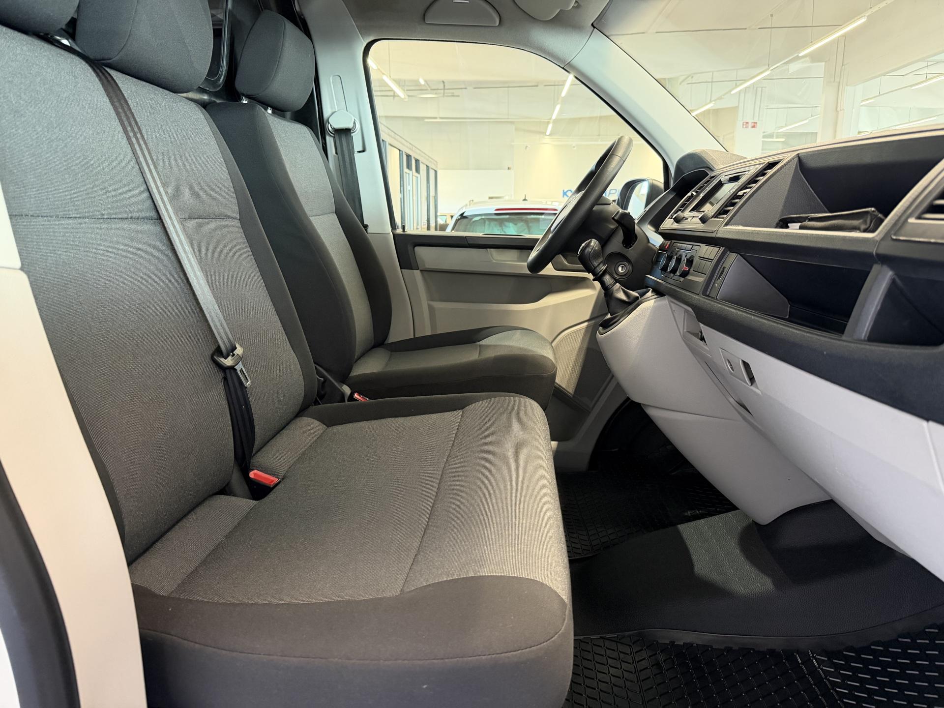 VOLKSWAGEN Transporter 2017