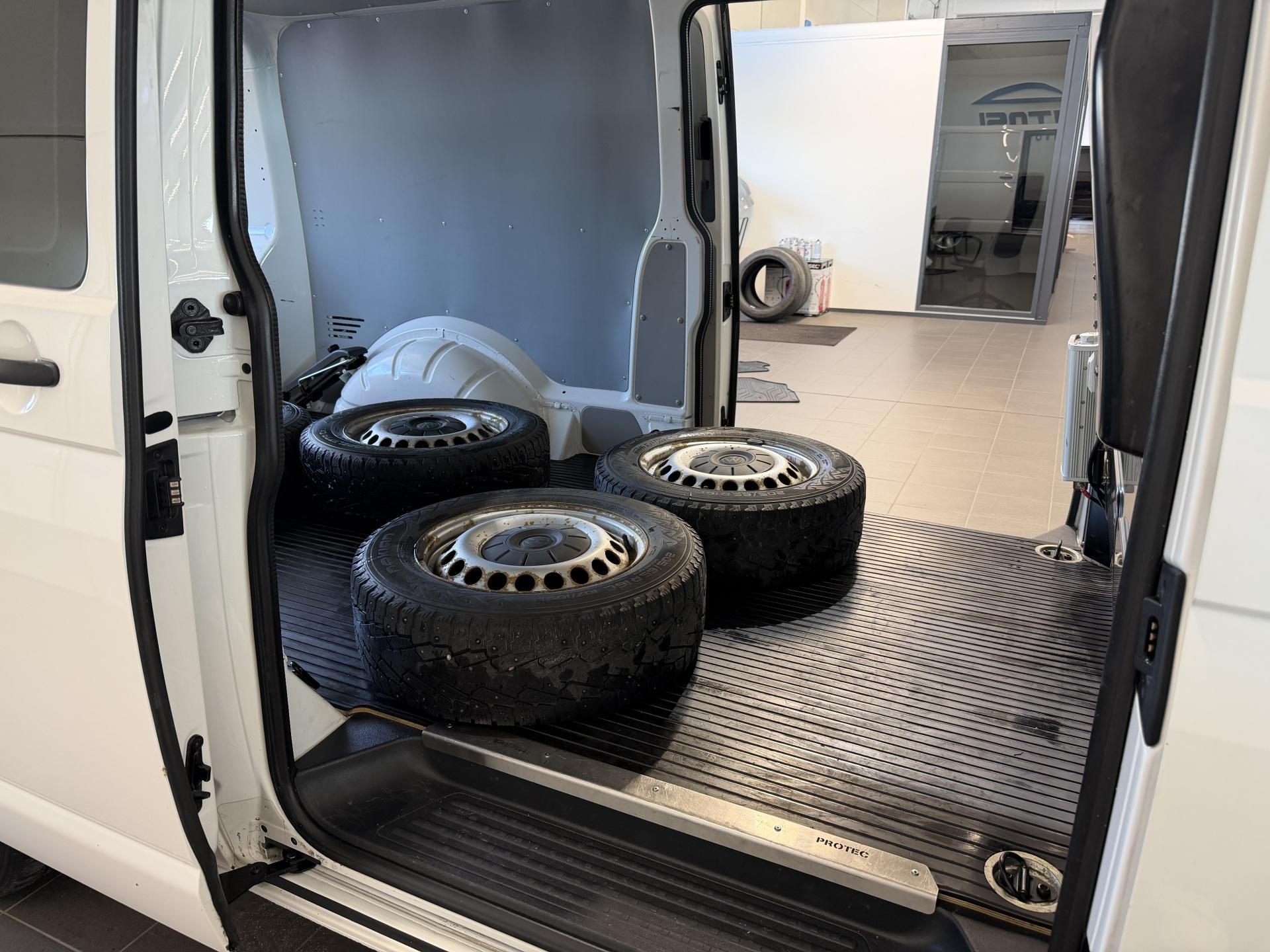VOLKSWAGEN Transporter 2017