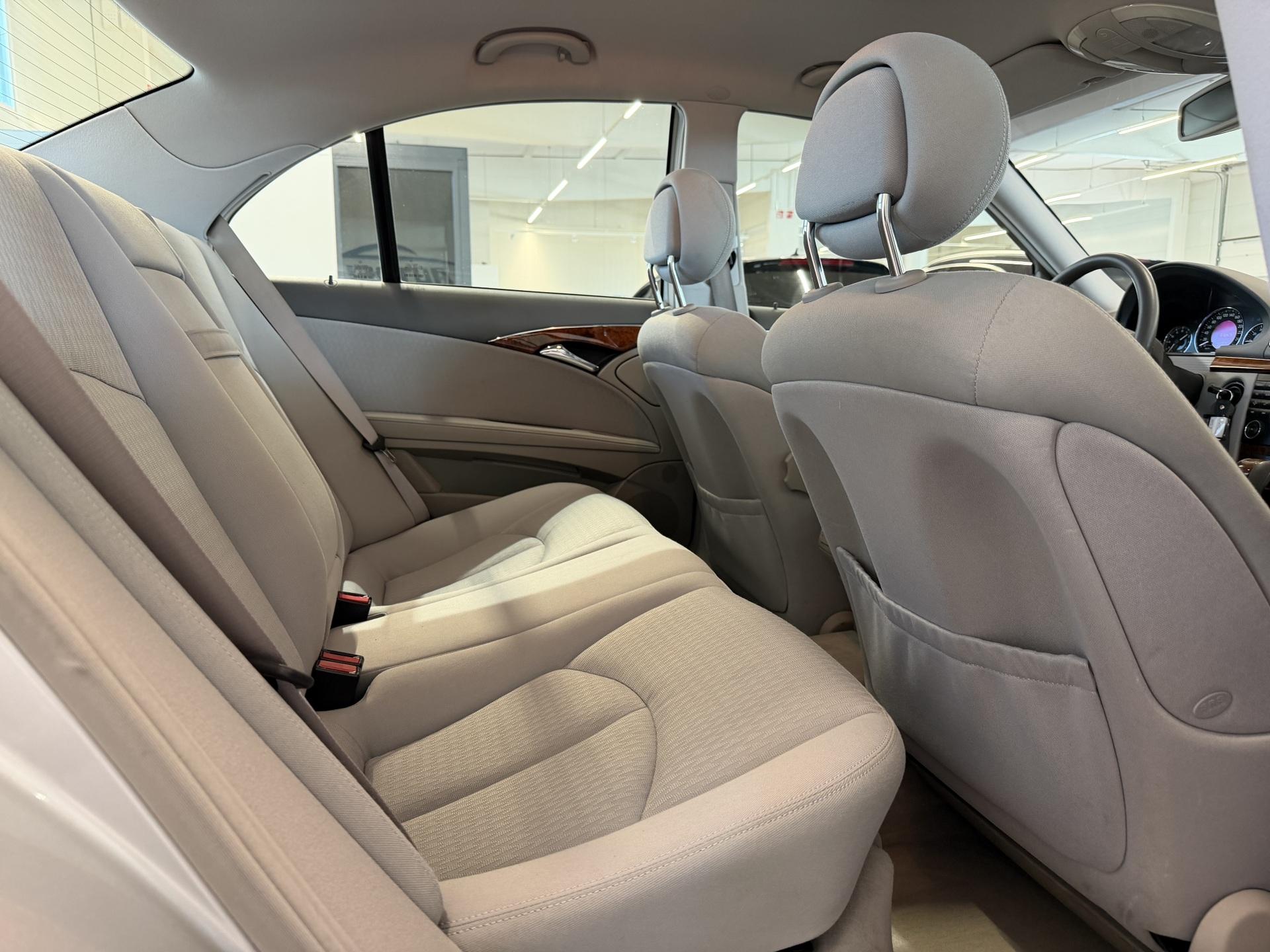 MERCEDES-BENZ E 2003