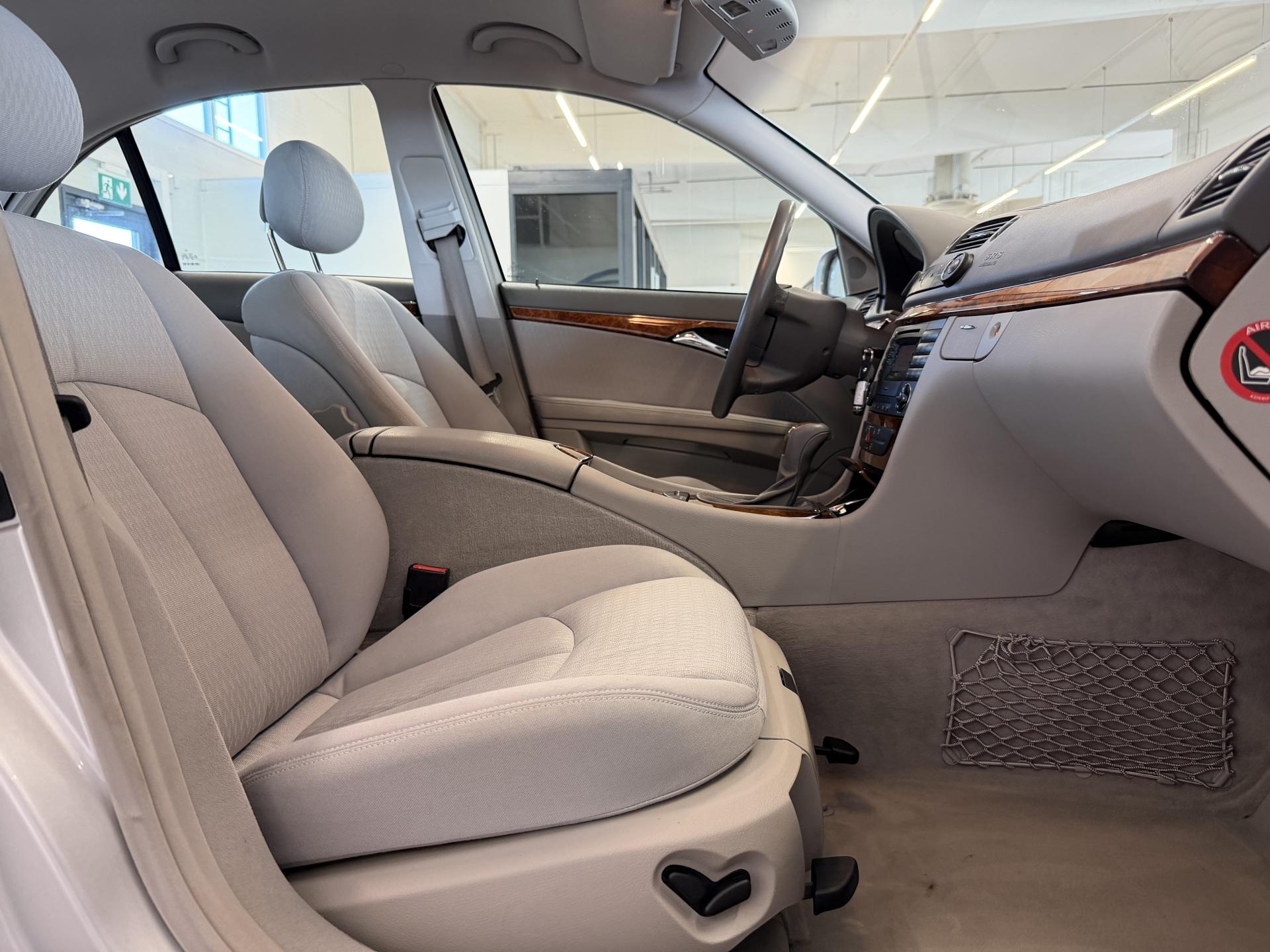 MERCEDES-BENZ E 2003