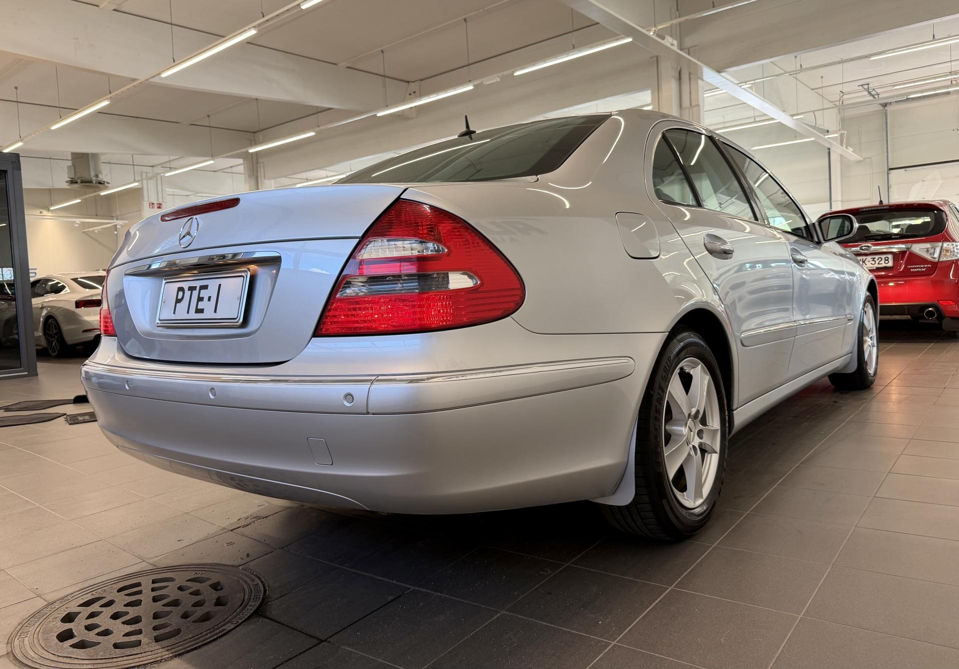 MERCEDES-BENZ E 2003