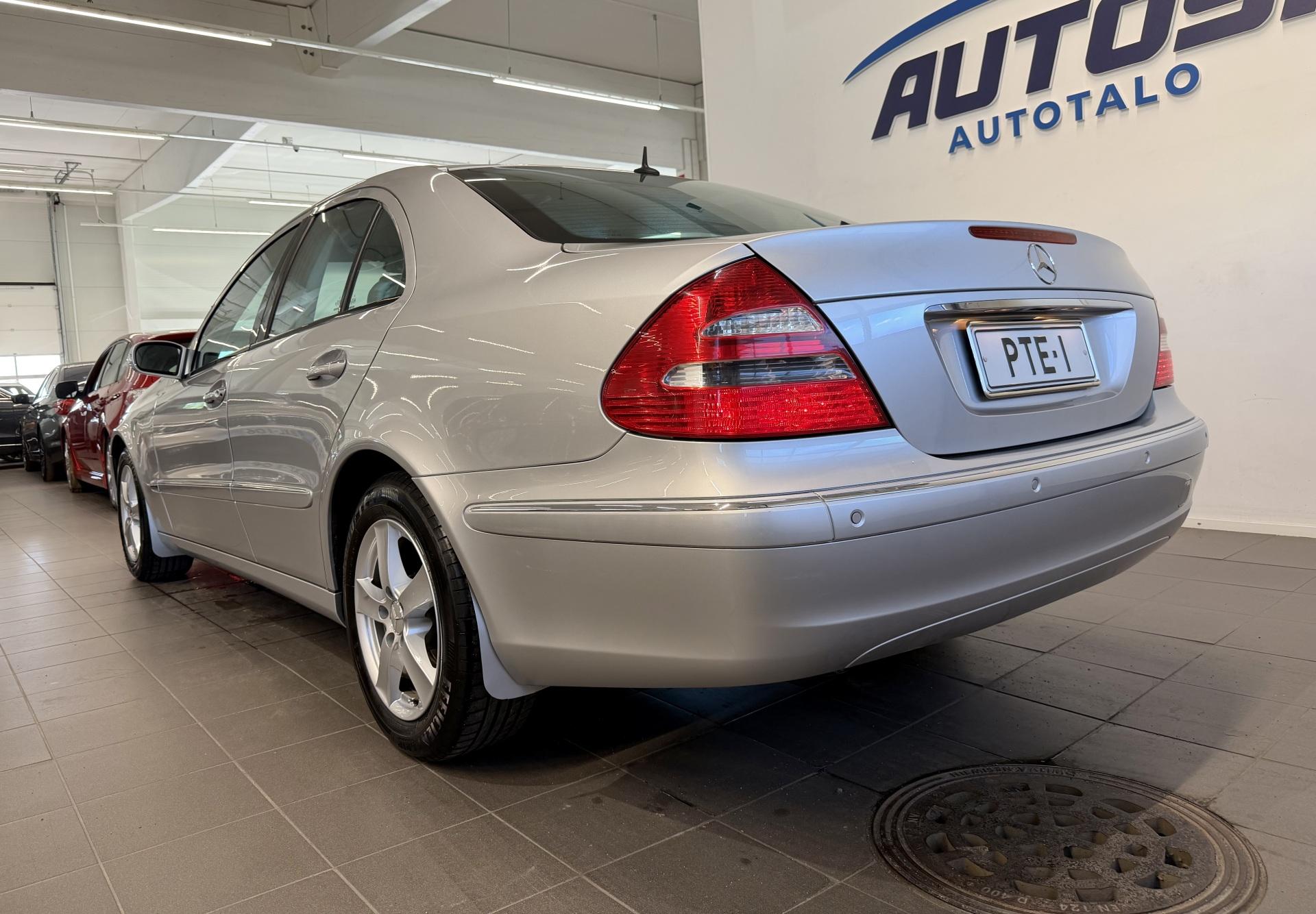 MERCEDES-BENZ E 2003