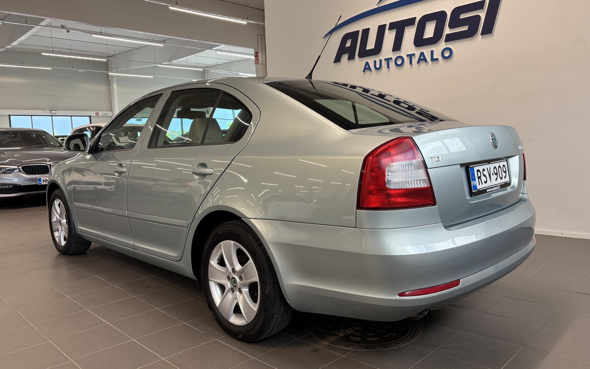 SKODA Octavia 2011