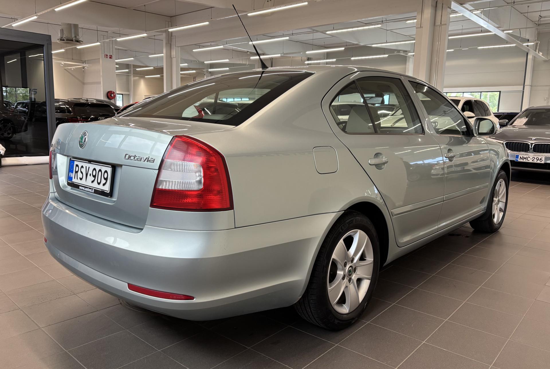 SKODA Octavia 2011