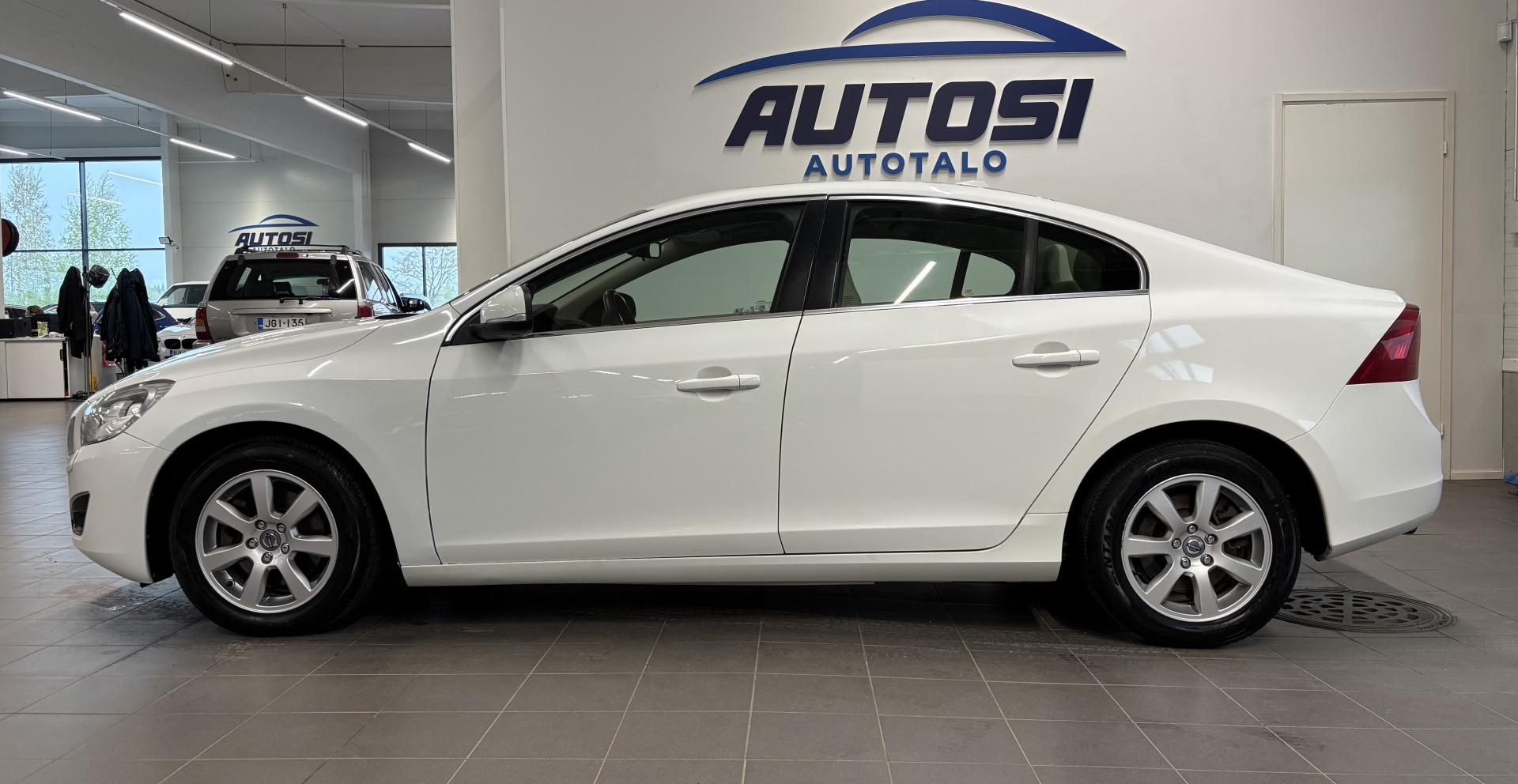 VOLVO S60 2011