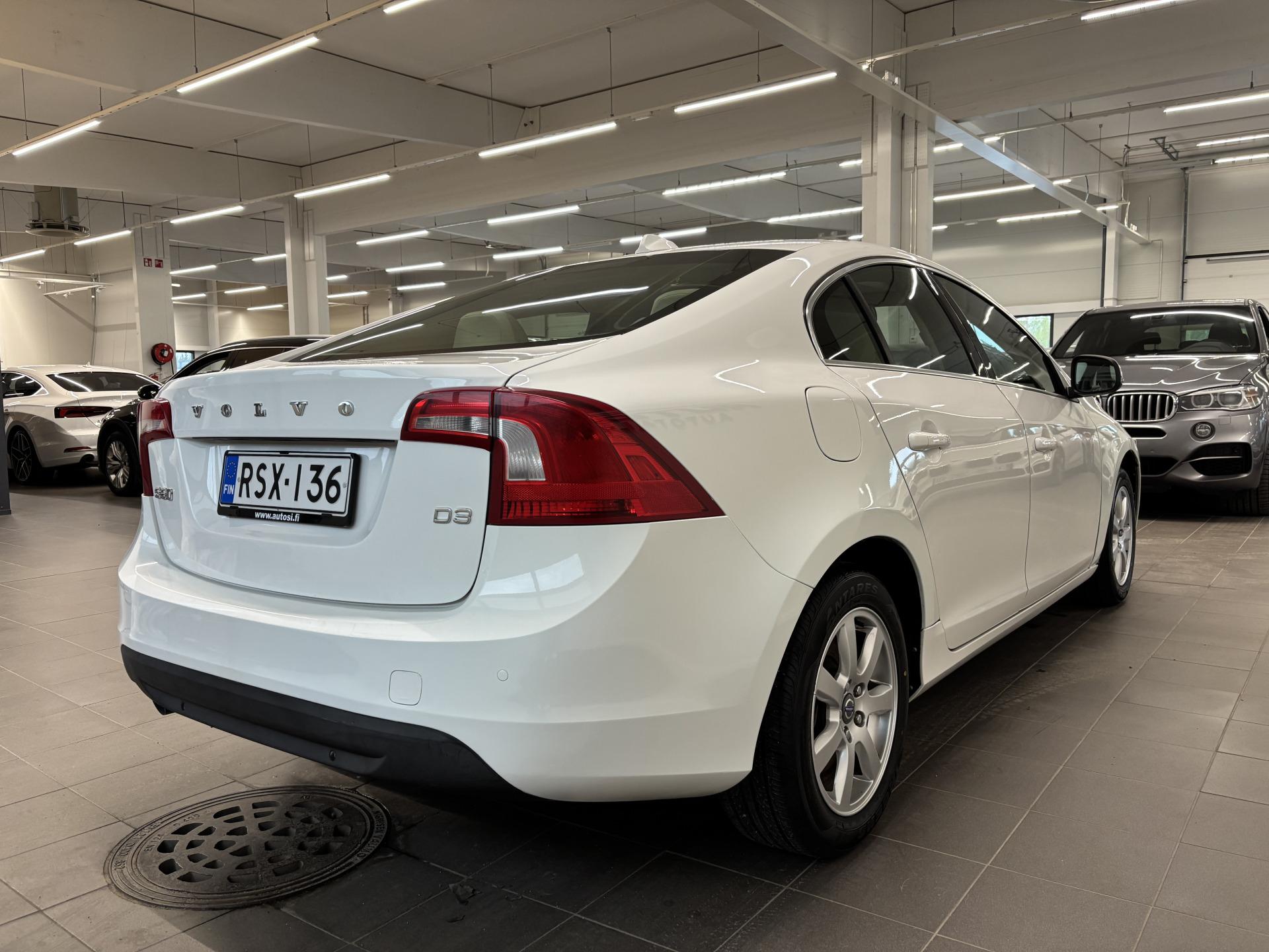 VOLVO S60 2011
