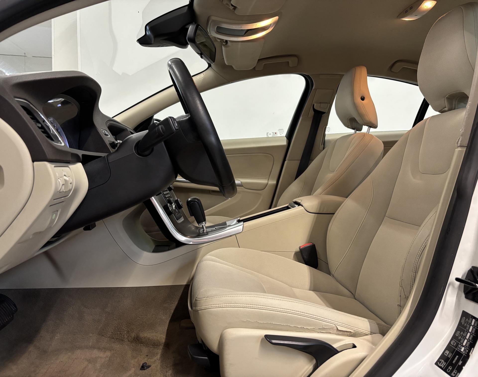VOLVO S60 2011