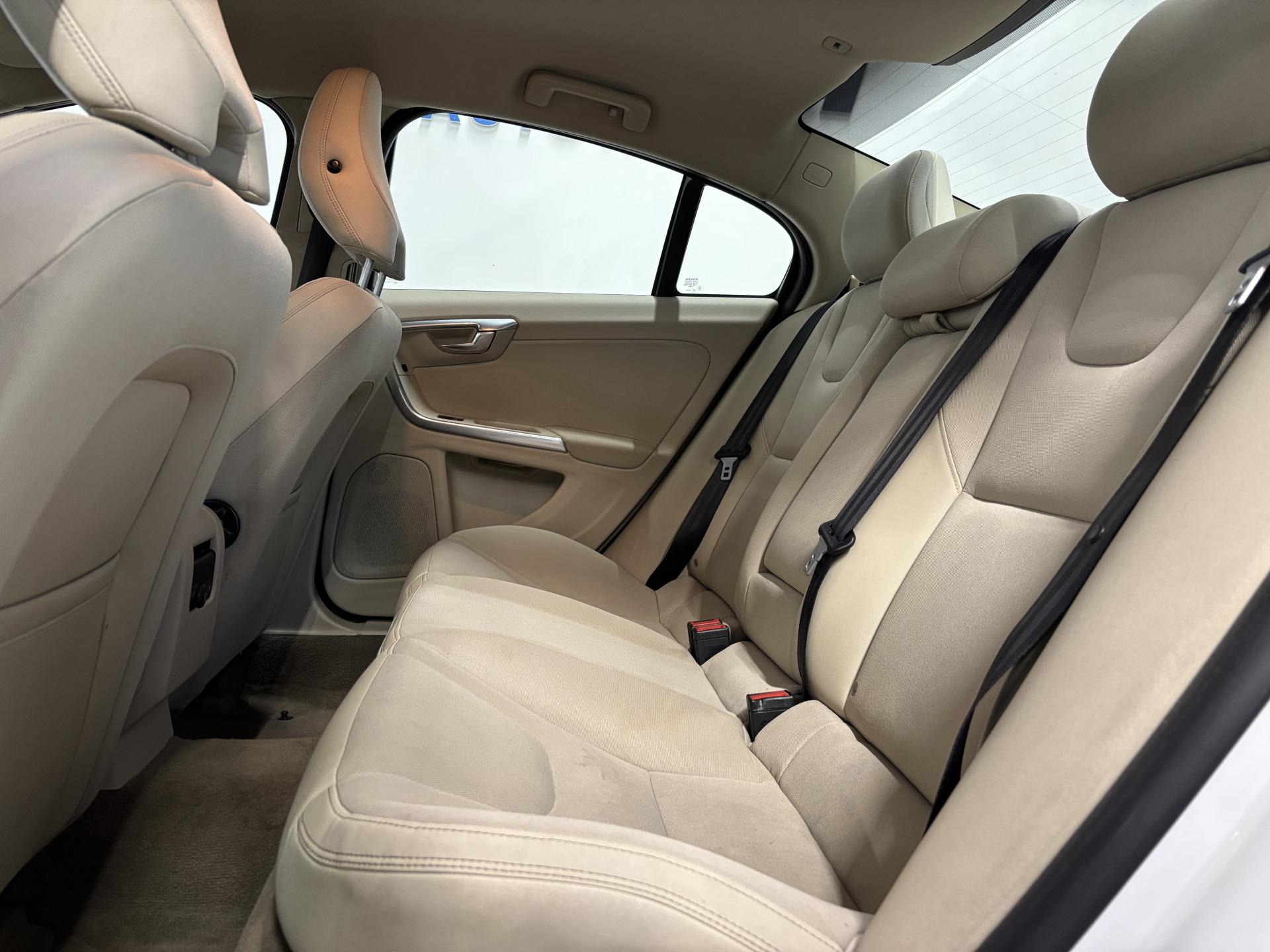 VOLVO S60 2011