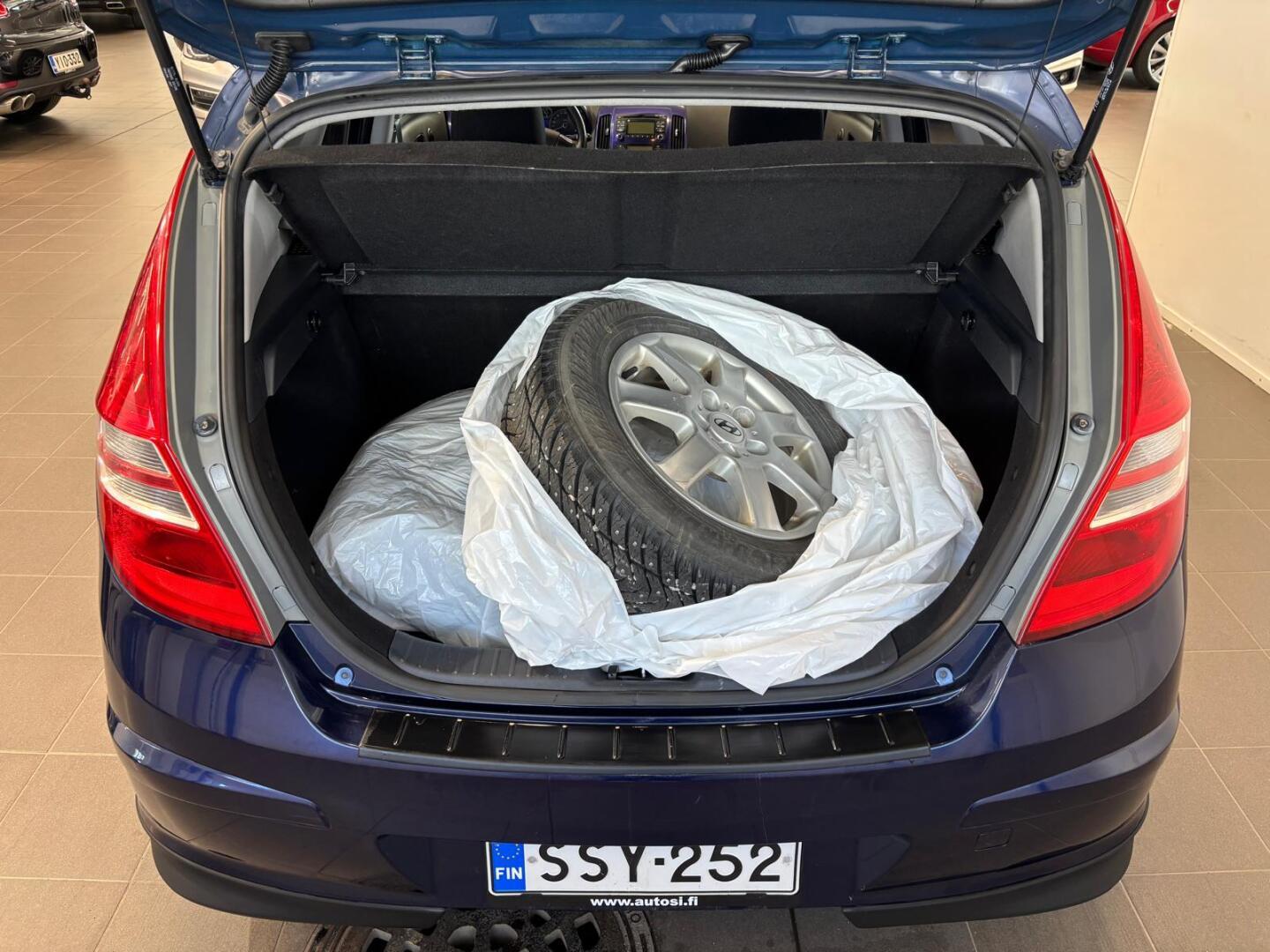 HYUNDAI i30 2010