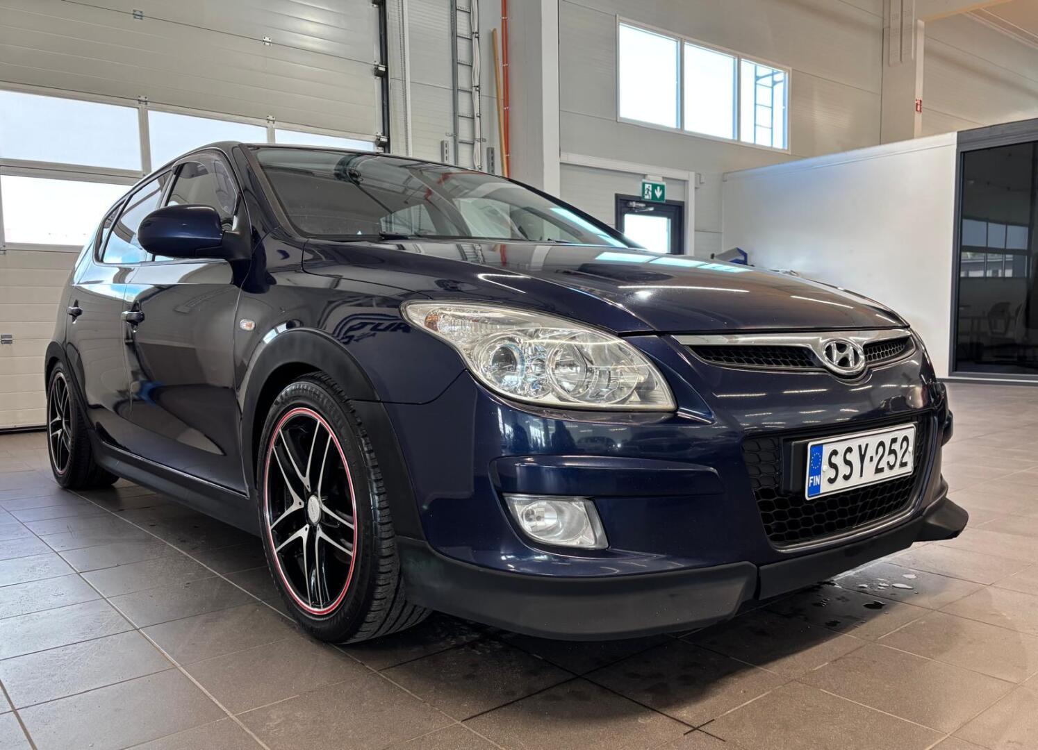 HYUNDAI i30 2010