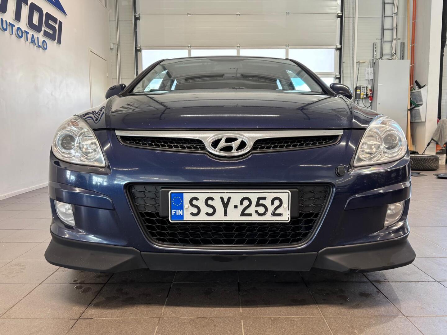 HYUNDAI i30 2010
