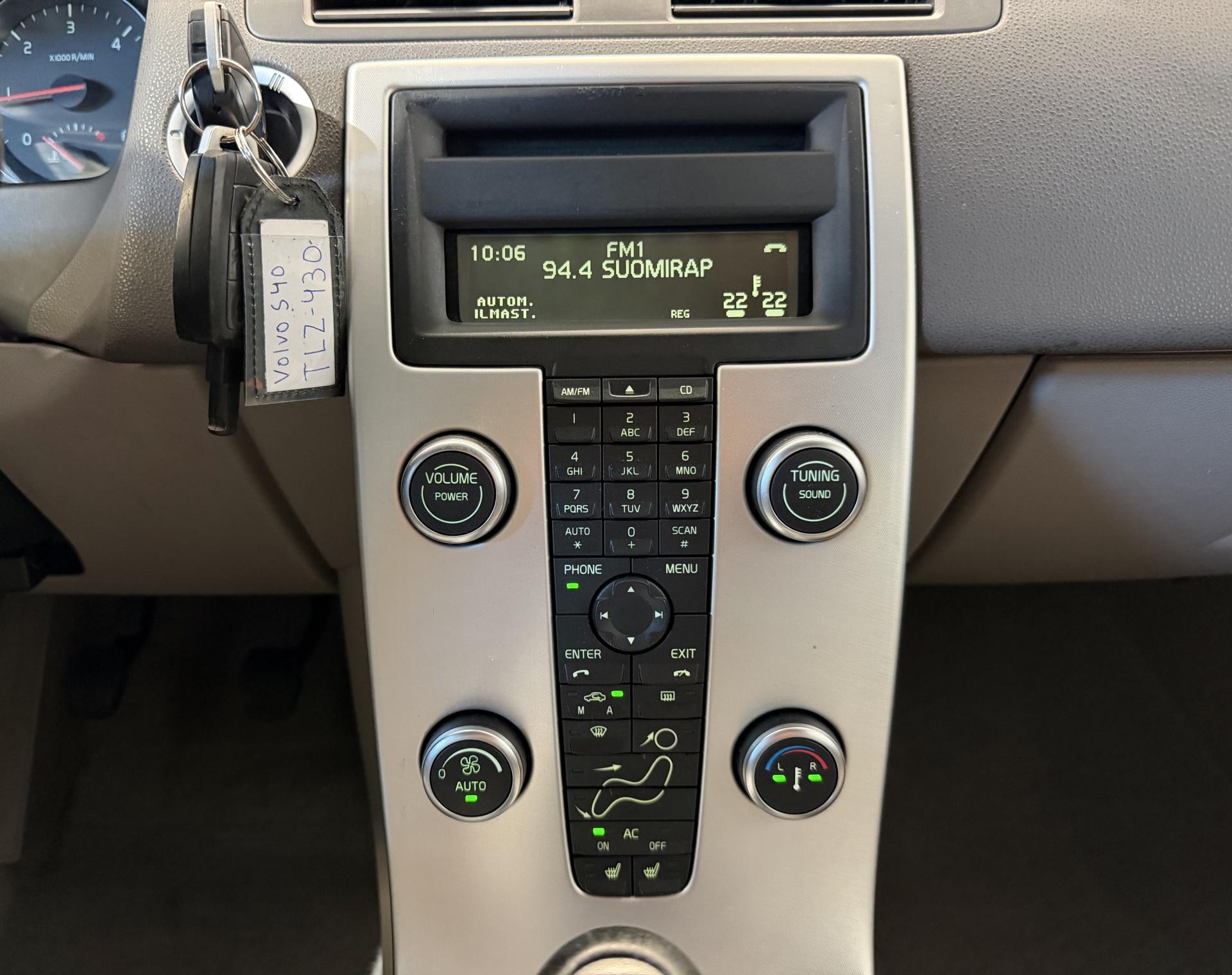 VOLVO S40 2011