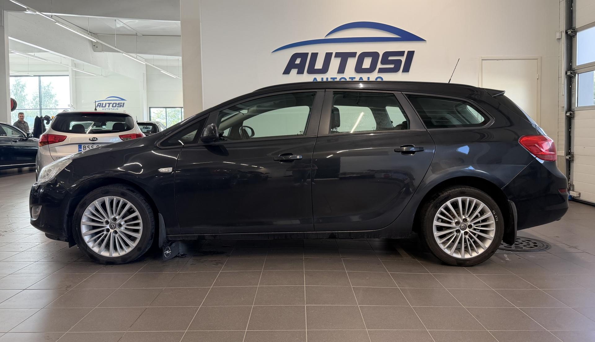 OPEL Astra 2012