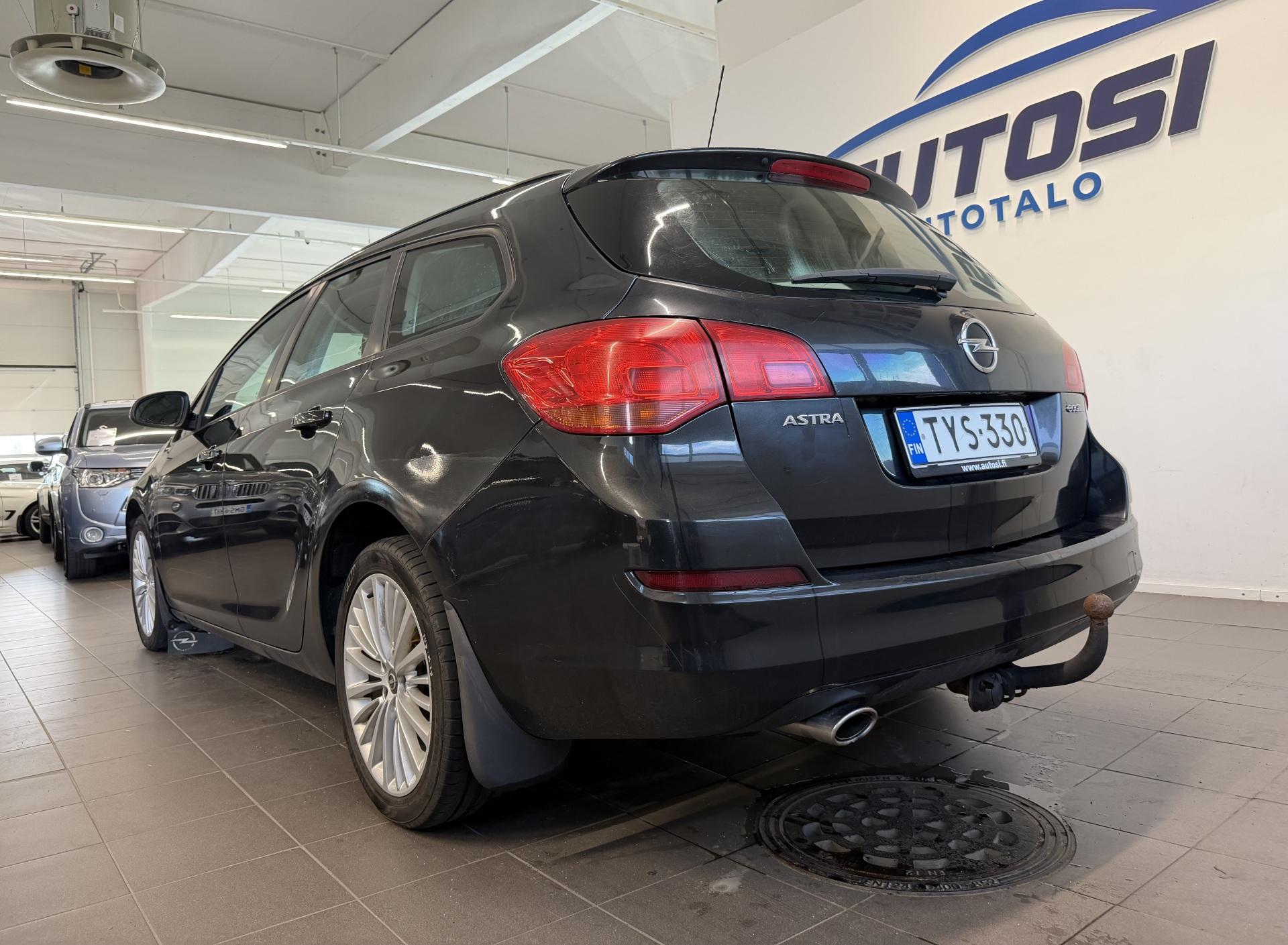 OPEL Astra 2012