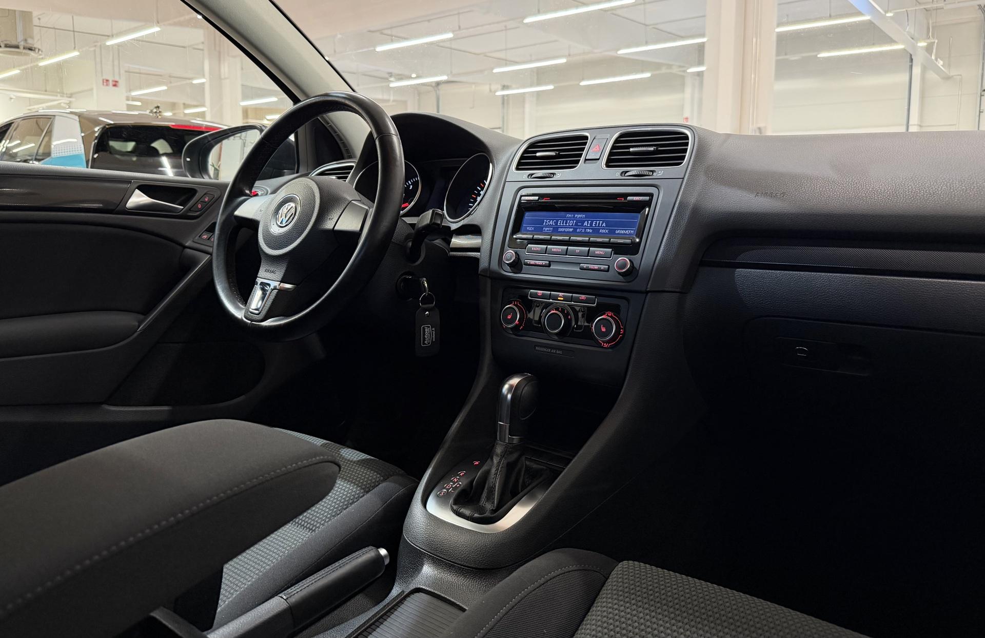 VOLKSWAGEN Golf 2012