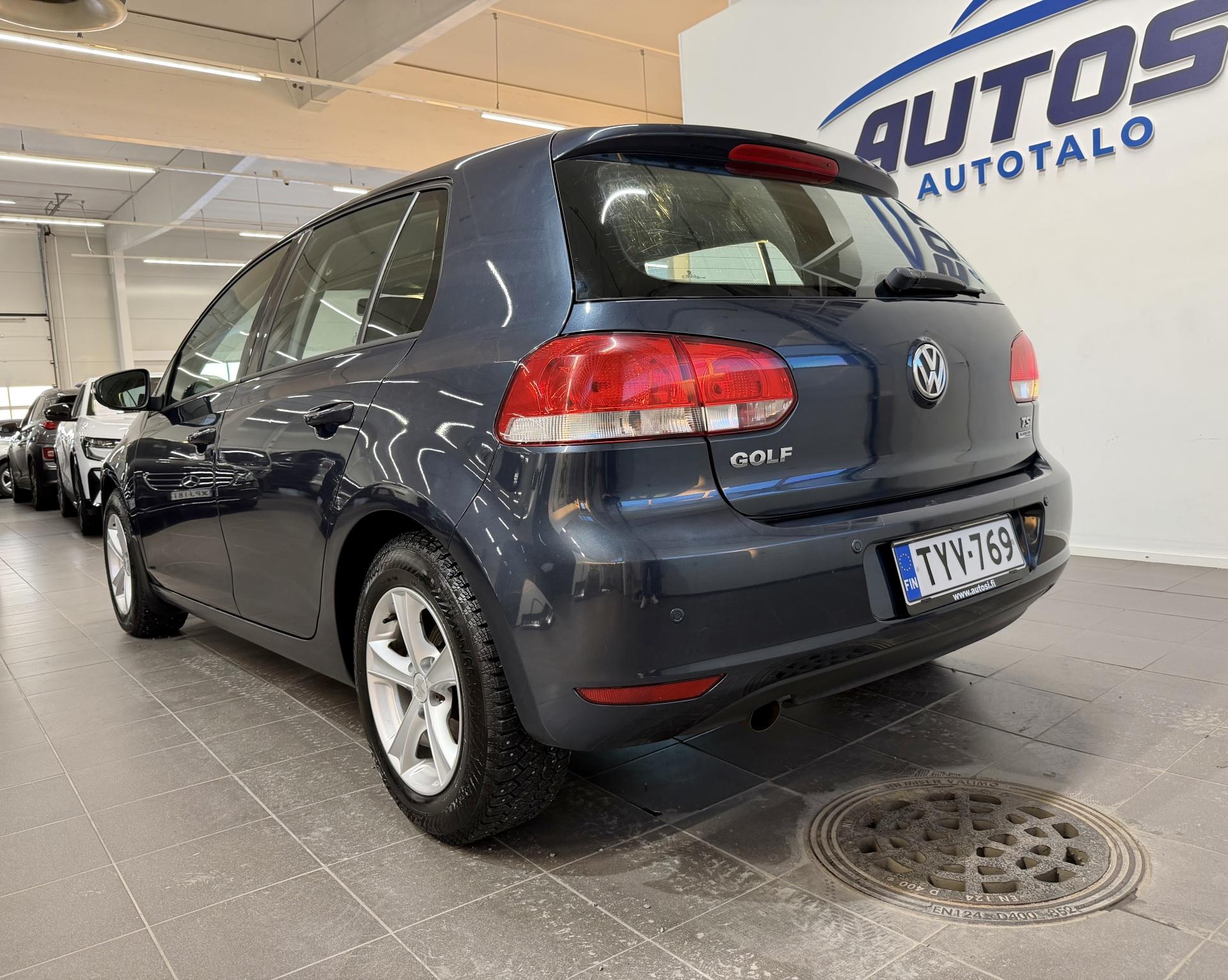 VOLKSWAGEN Golf 2012
