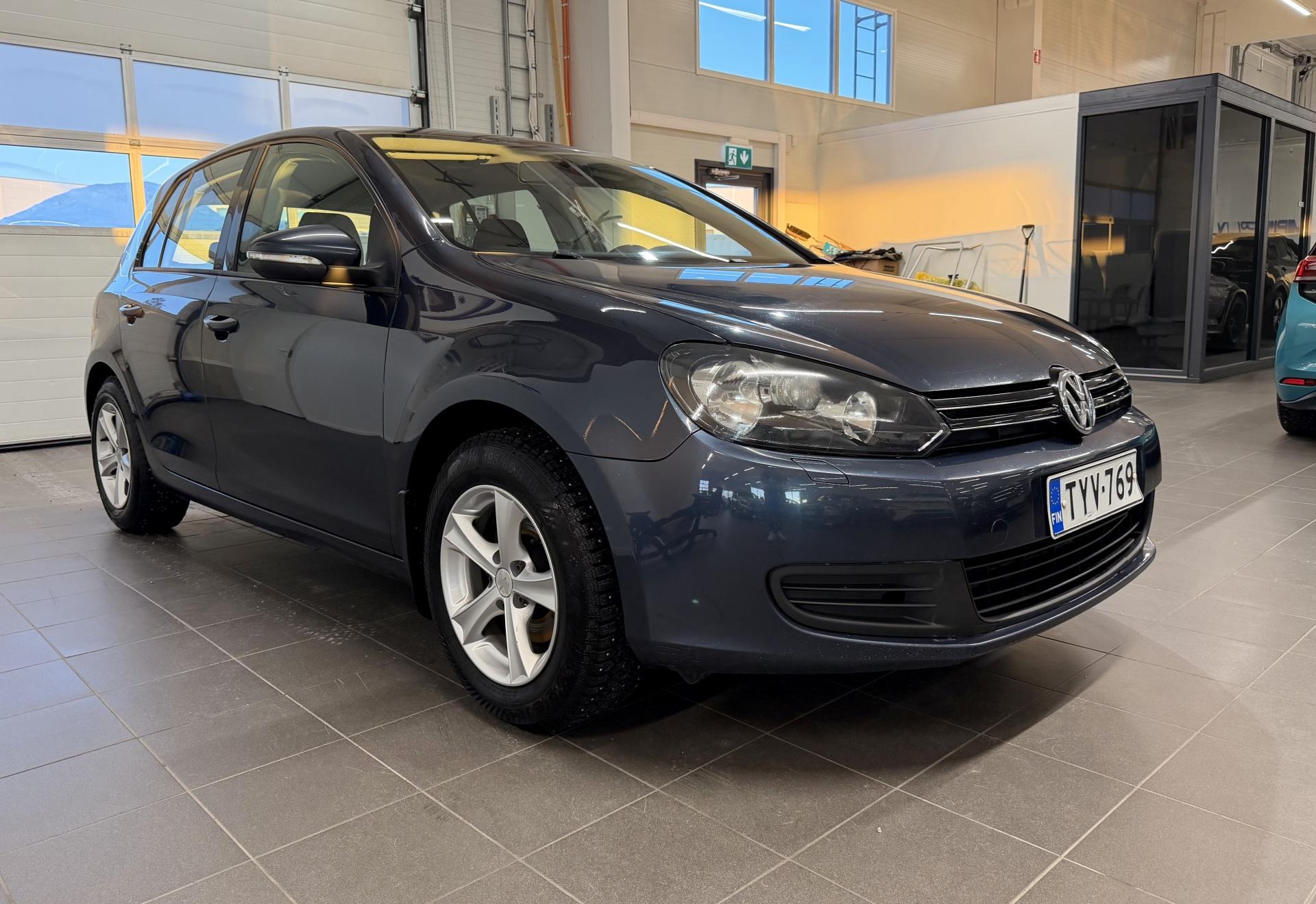 VOLKSWAGEN Golf 2012