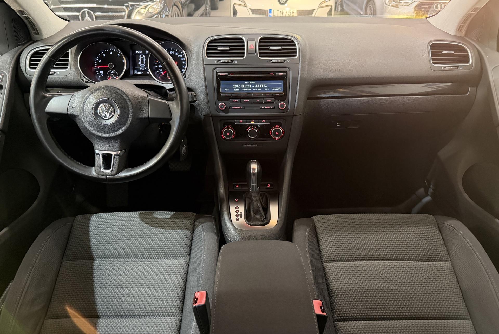 VOLKSWAGEN Golf 2012