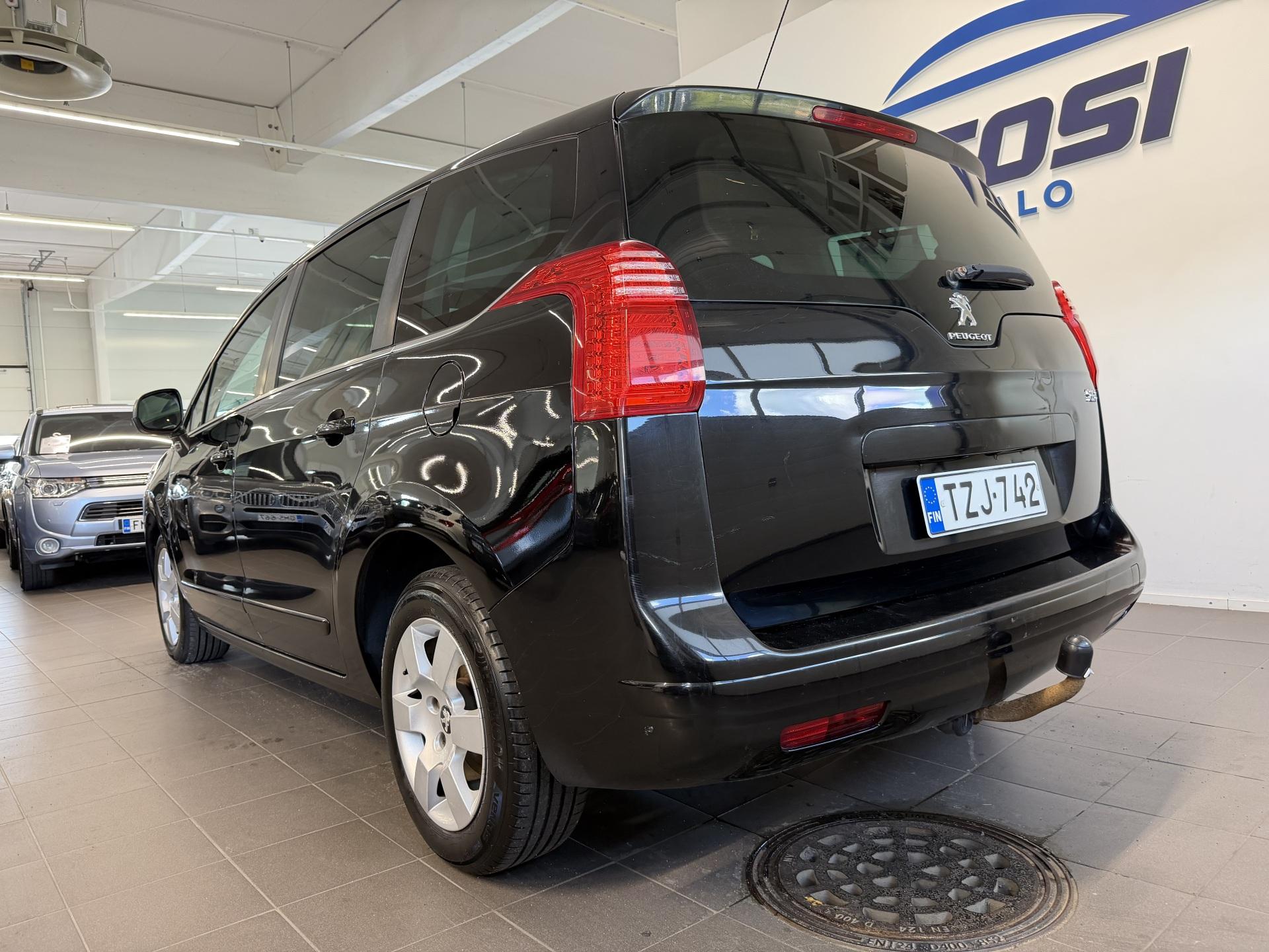 PEUGEOT 5008 3