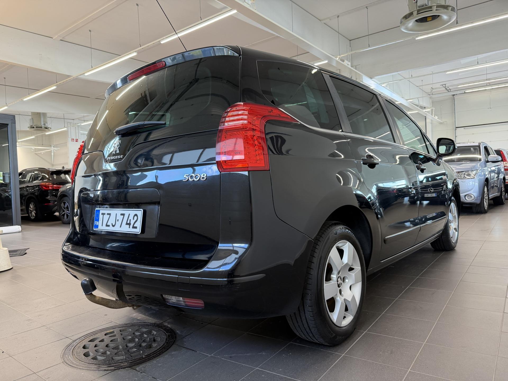 PEUGEOT 5008 5