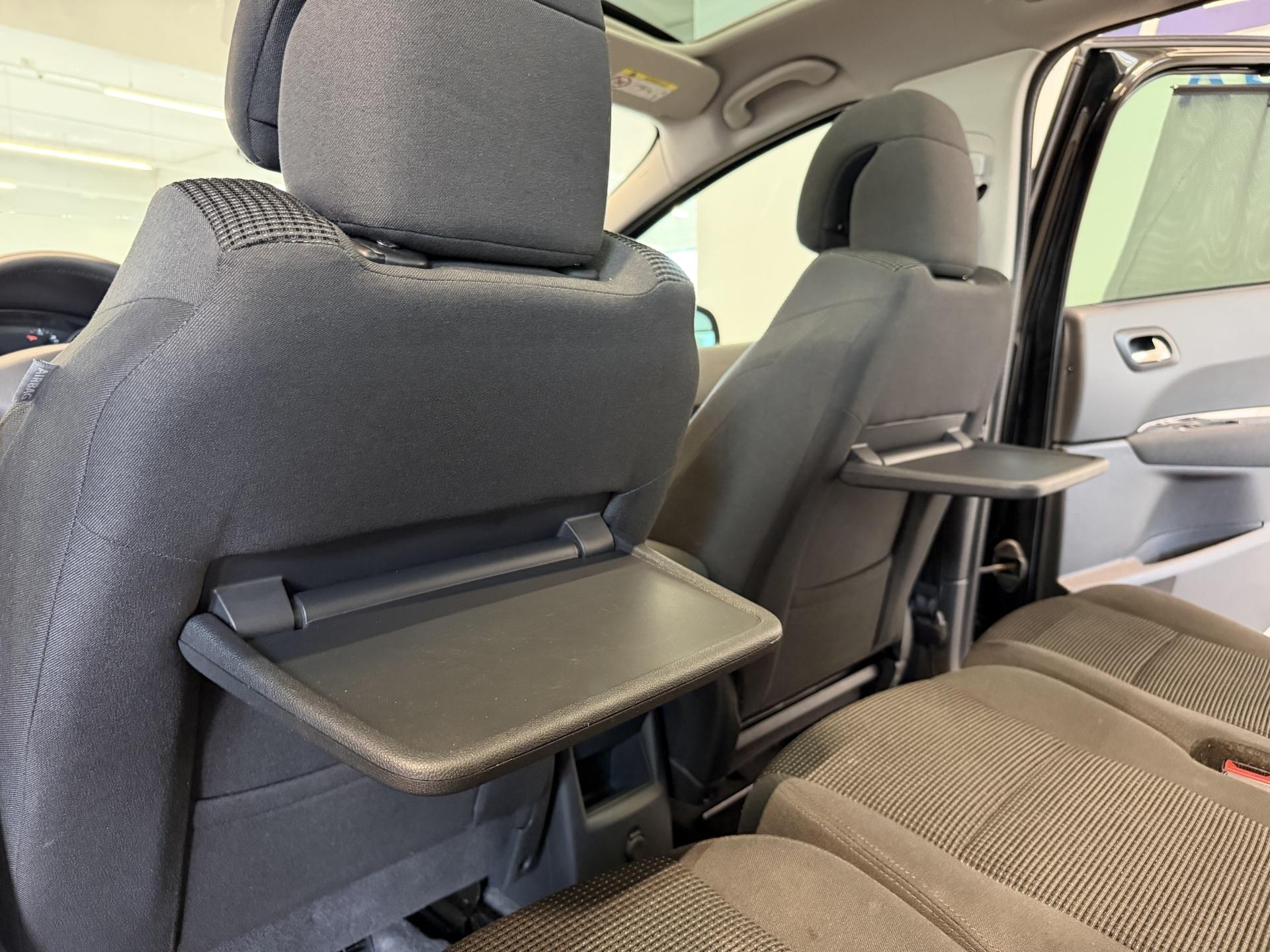 PEUGEOT 5008 9